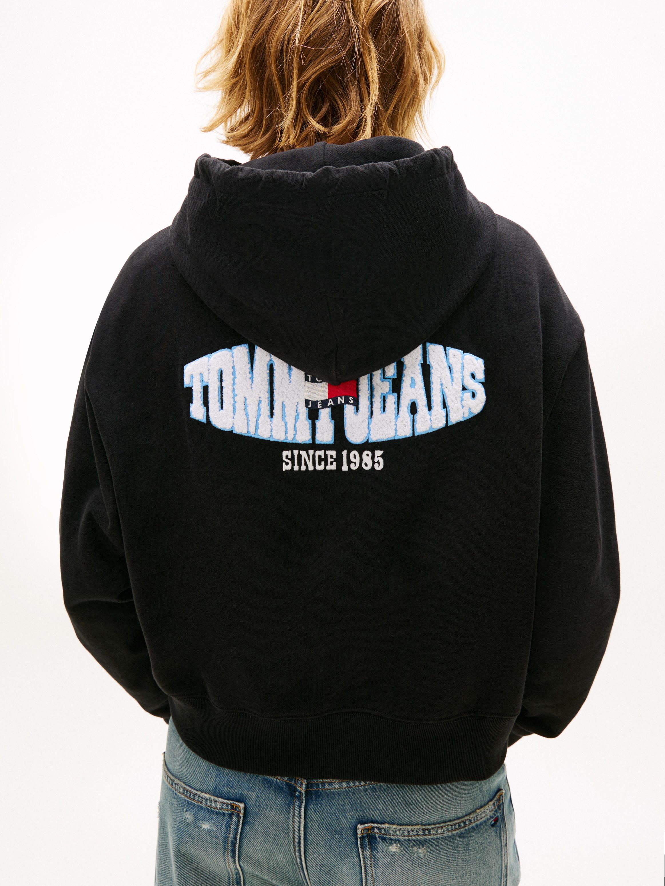 Tommy Jeans Kapuzensweatshirt TJW RLX SH WAVY FLAG HOODIE im Relaxed Fit, Baumwoll-Qualität