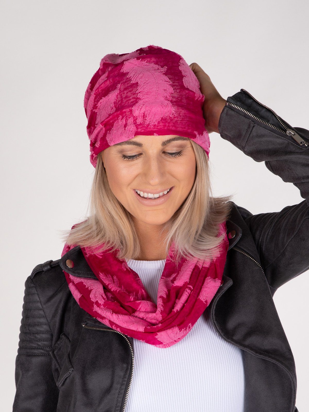 styleBREAKER Loop Loop Schal mit Feder Muster, (1-St) günstig online kaufen