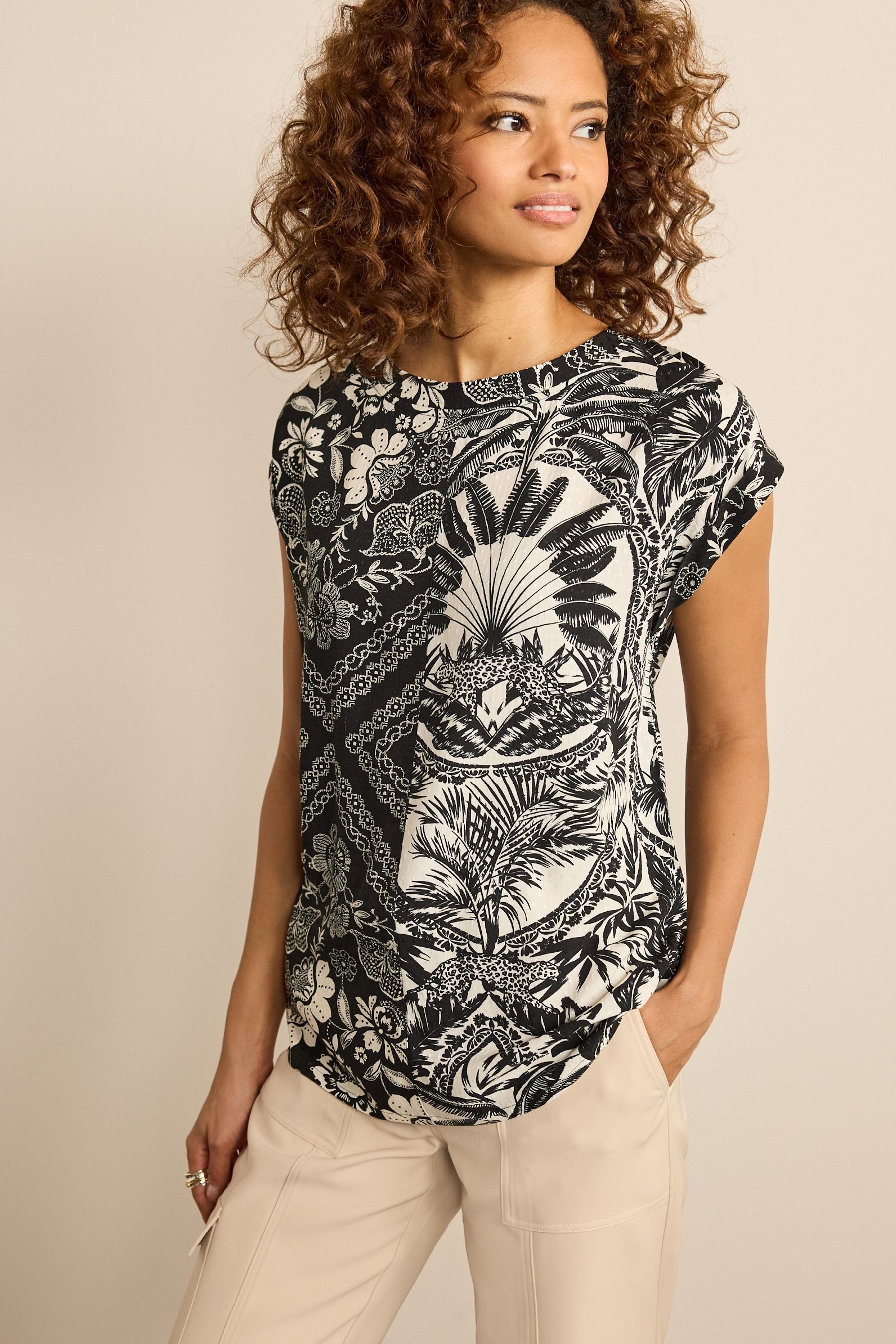 Next T-Shirt T-Shirt (1-tlg) Black/White Geo Splice Print