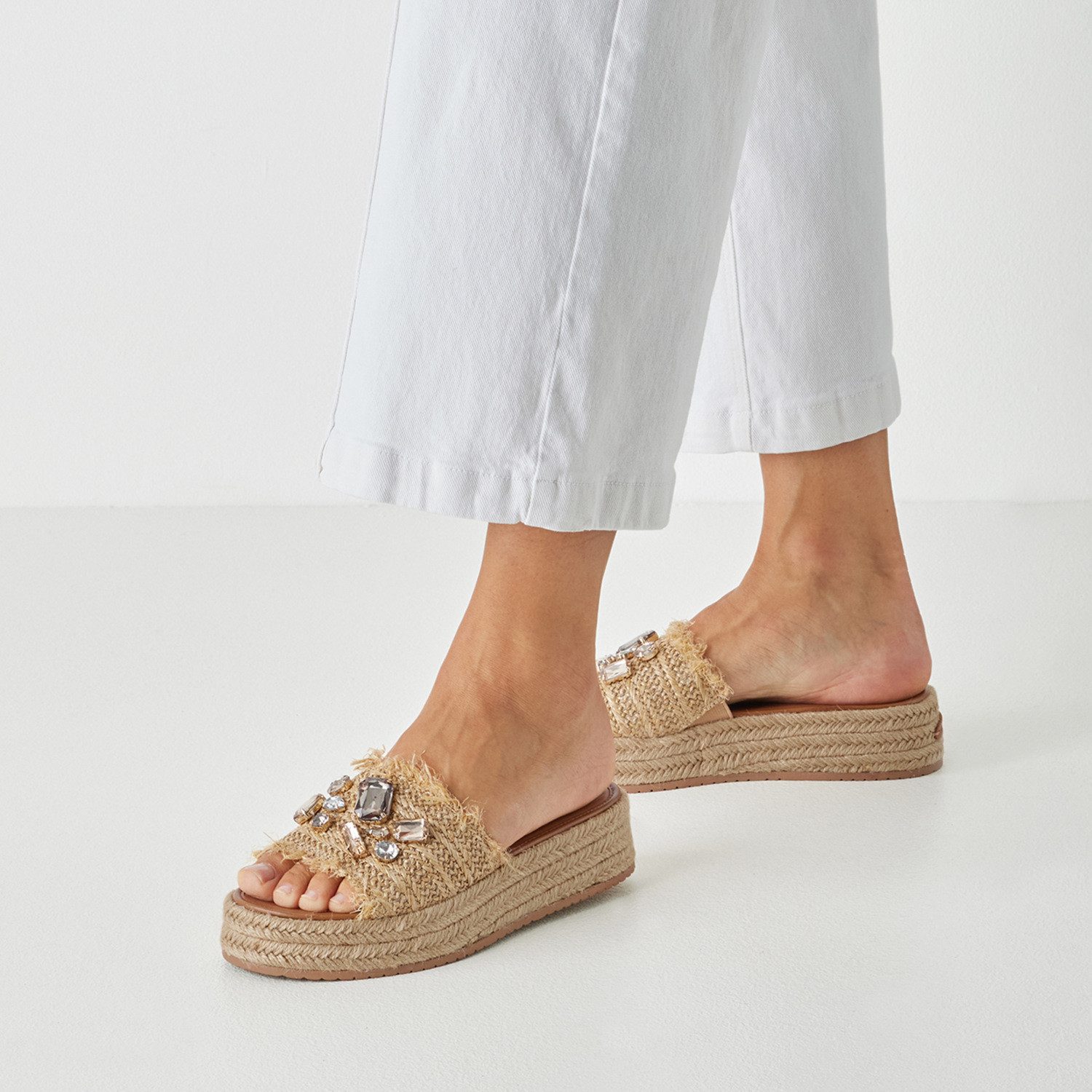 Tamaris Pantolette Plateau, Schlüpfschuh, Sommerschuh mit funkelnden Schmucksteine