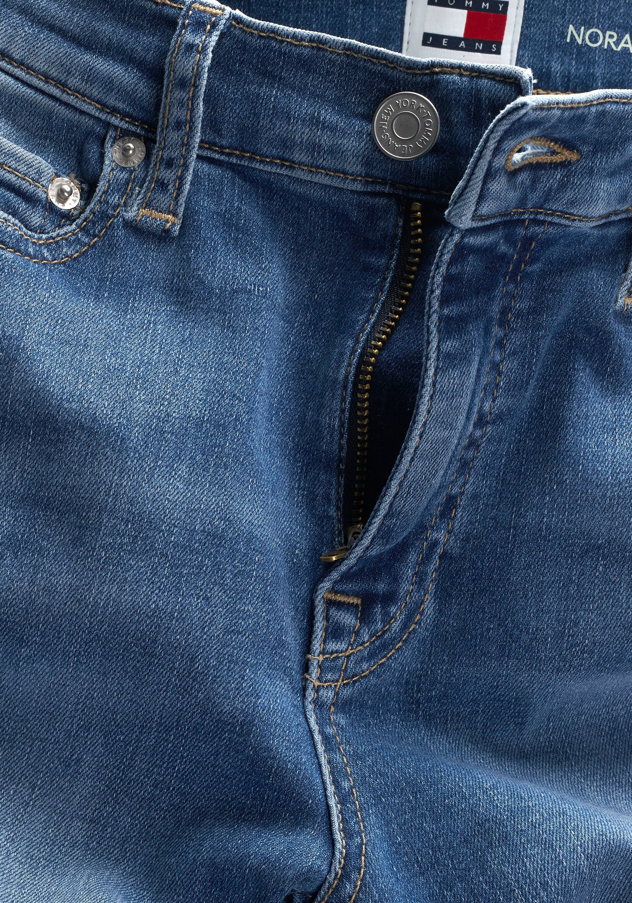 Tommy Jeans Skinny-fit-Jeans NORA MID RISE mit Waschung, Logo-Badge