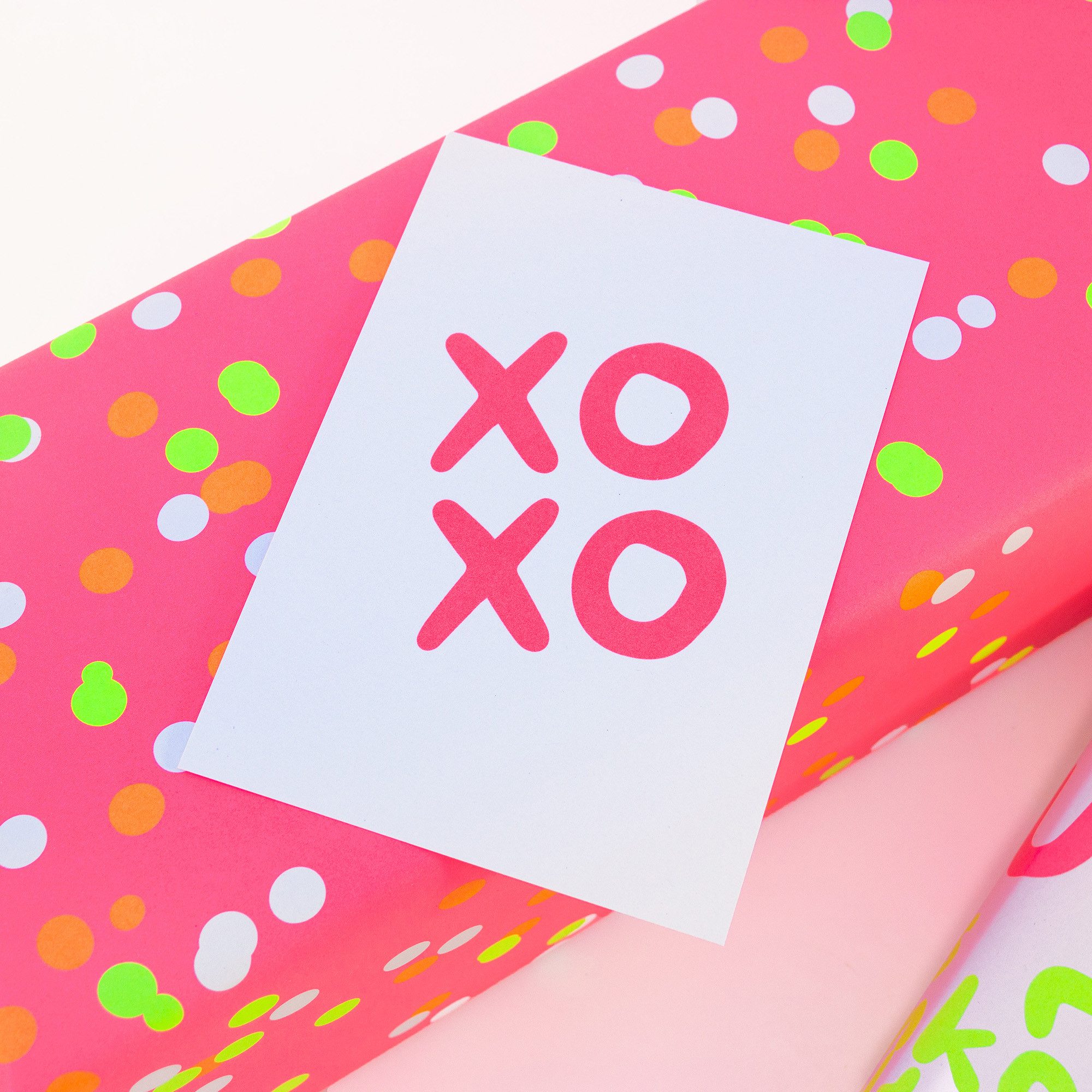 Bow & Hummingbird Geschenkpapier Geschenkpapier "Neon Konfetti" aus Recyclingpapier, Bow&Hummingbird – Bild 2 von 4