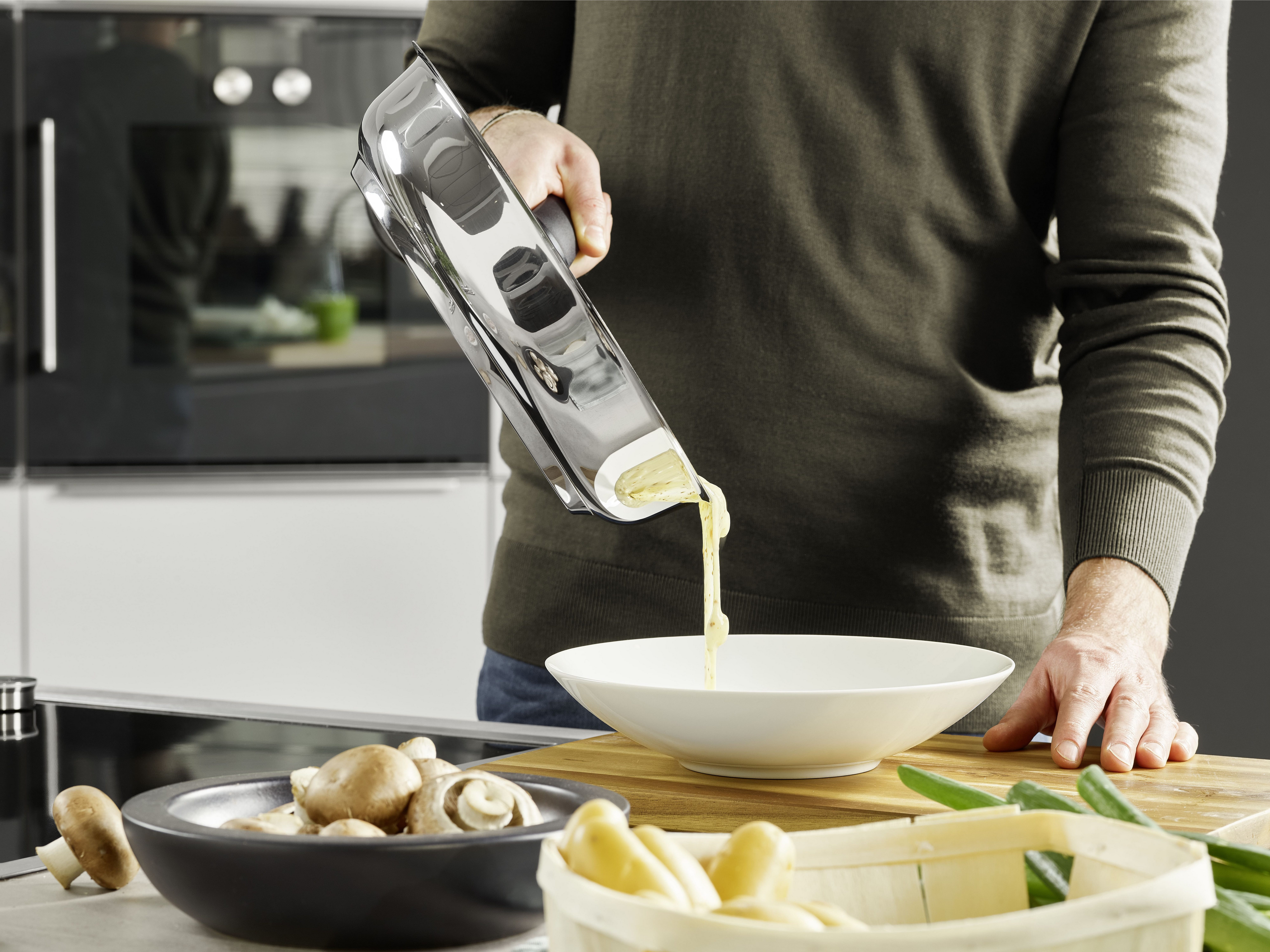 Fissler Bratpfanne Adamant® premium Edelstahlpfanne beschichtet, Edelstahl 18/0 (1-tlg), induktionsgeeignet, kratzfeste Antihaft-Beschichtung, Made in Germany