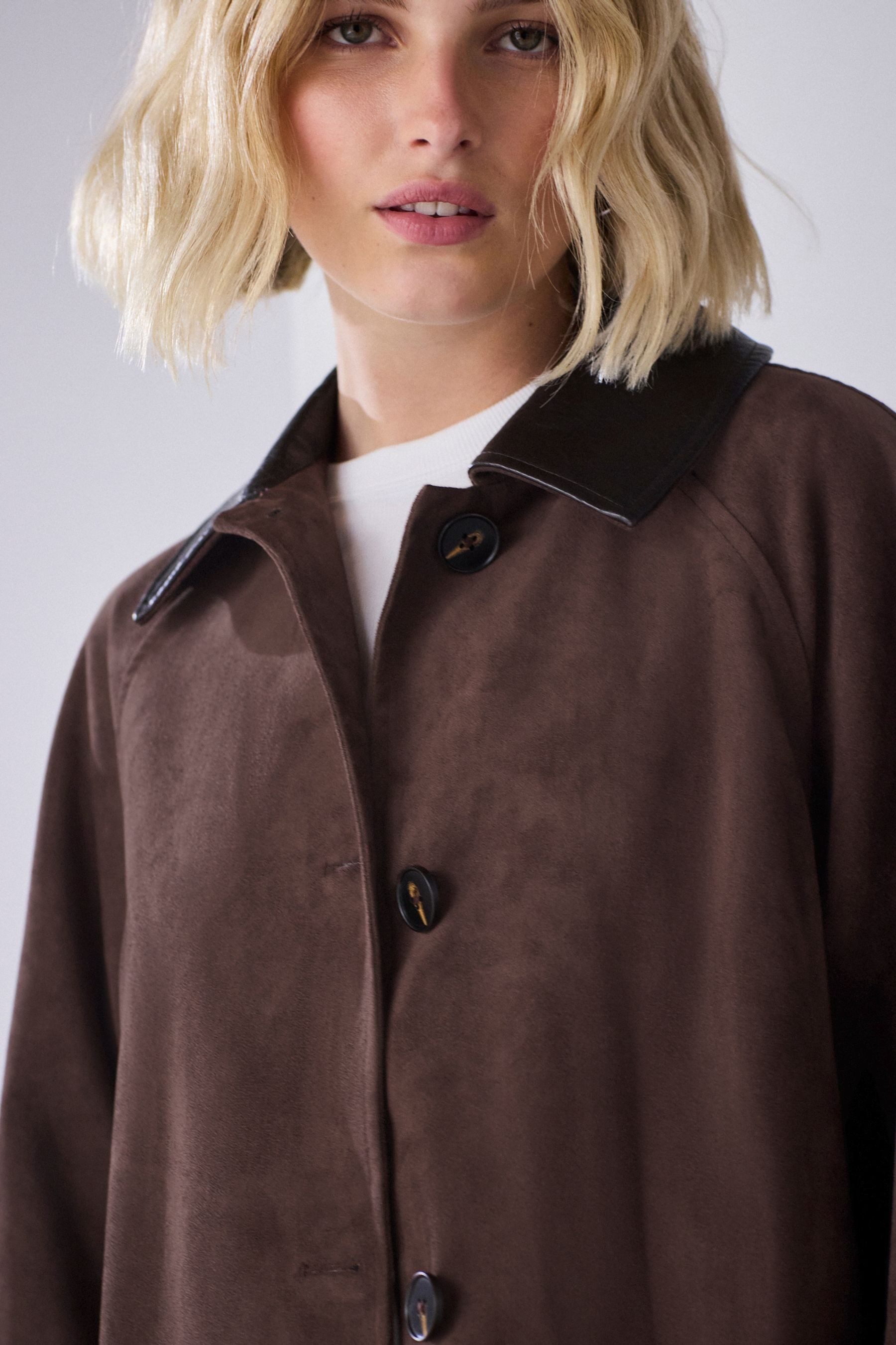 Next Ledermantel Trenchcoat aus imitiertem Veloursleder (1-tlg) – Bild 5 von 5