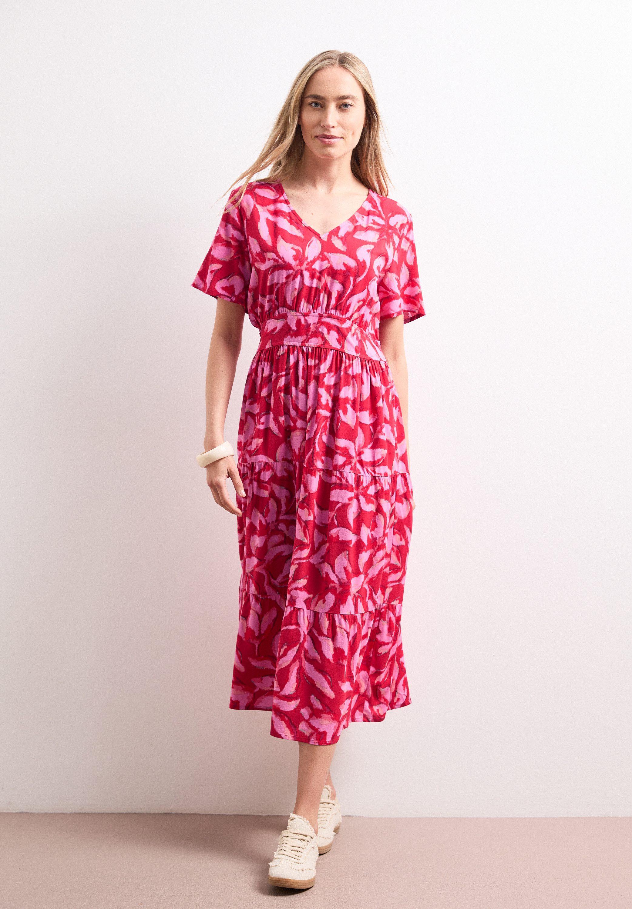 STREET ONE Midikleid Sommerkleid mit Print und Smok-Detail/Floralem Muster
