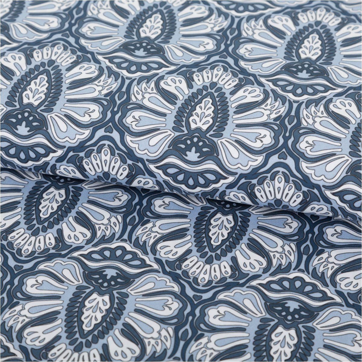 SCHÖNER LEBEN. Stoff Baumwollstoff Meterware Trachtenstoffe Trachten Blumen weiß 145cm, allergikergeeignet,atmungsaktiv,pflegeleicht