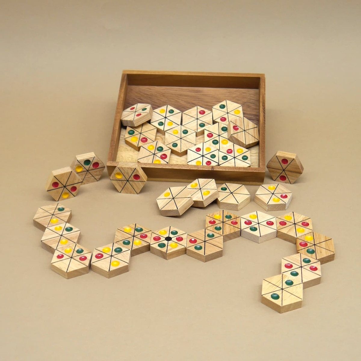 ROMBOL Denkspiele Spiel AMPEL DOMINO - besonderes Legespiel, Legespiel, Holzspiel