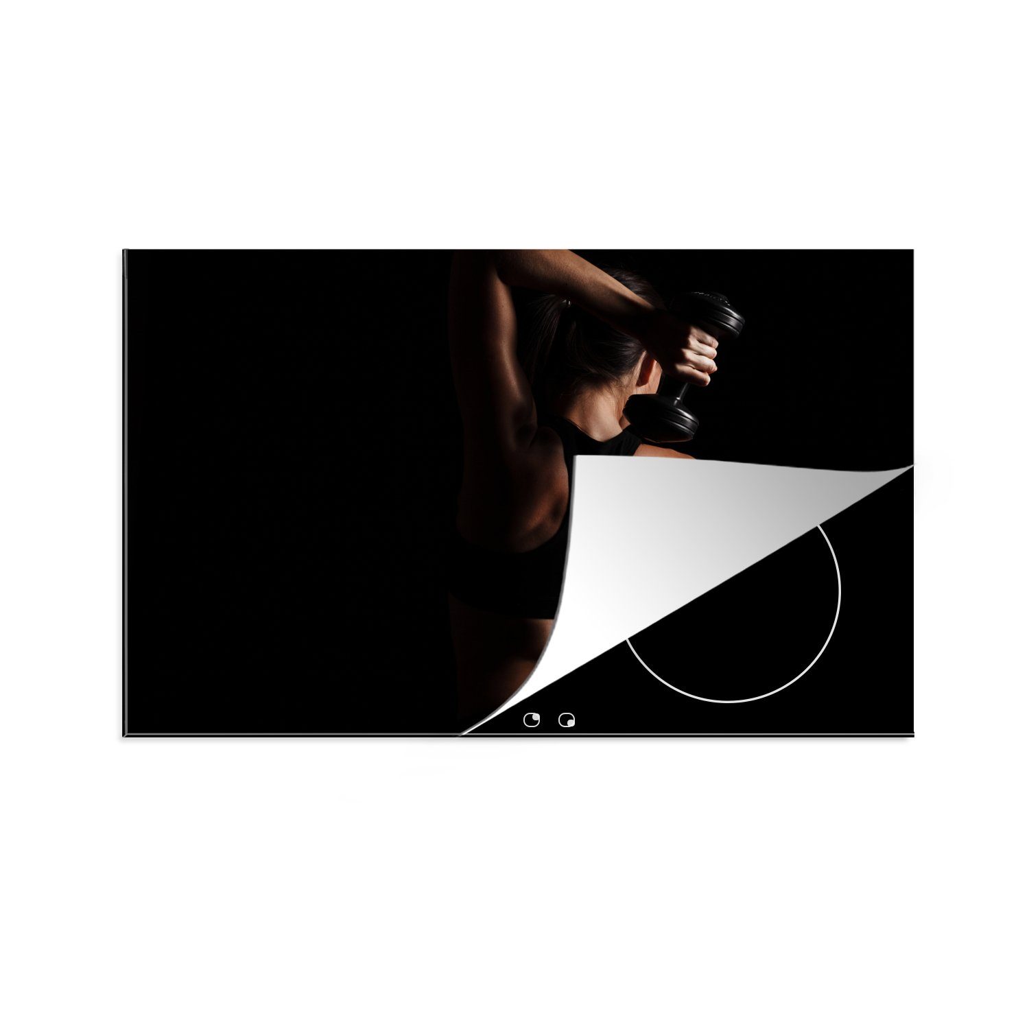 MuchoWow Herdblende-/Abdeckplatte Eine Frau hält ein Fitnessgewicht über ihre Schulter, Vinyl, (1 tlg), 81x52 cm, Induktionskochfeld Schutz für die küche, Ceranfeldabdeckung | Herdabdeckplatten