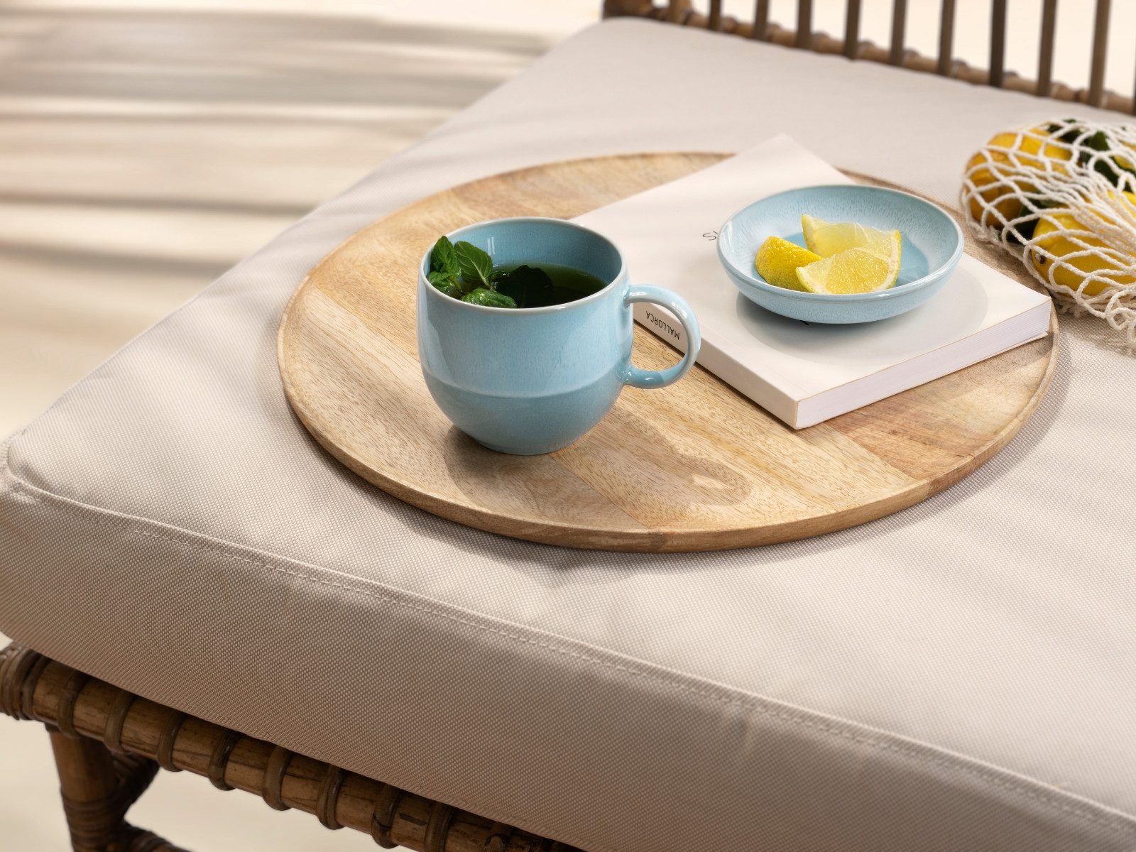 like. by Villeroy & Boch Becher Perlemor Aqua Becher mit Henkel 0,29l, Porzellan