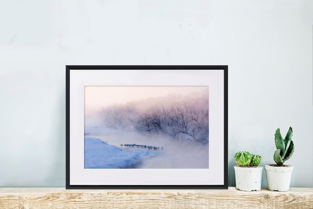 Fluss MuchoWow Rahmen, Poster Bilderrahmen Poster, Winter - Vogel Gerahmtes - Nebel Kunstdruck, - St), mit (1 Schwarzem - Eis,