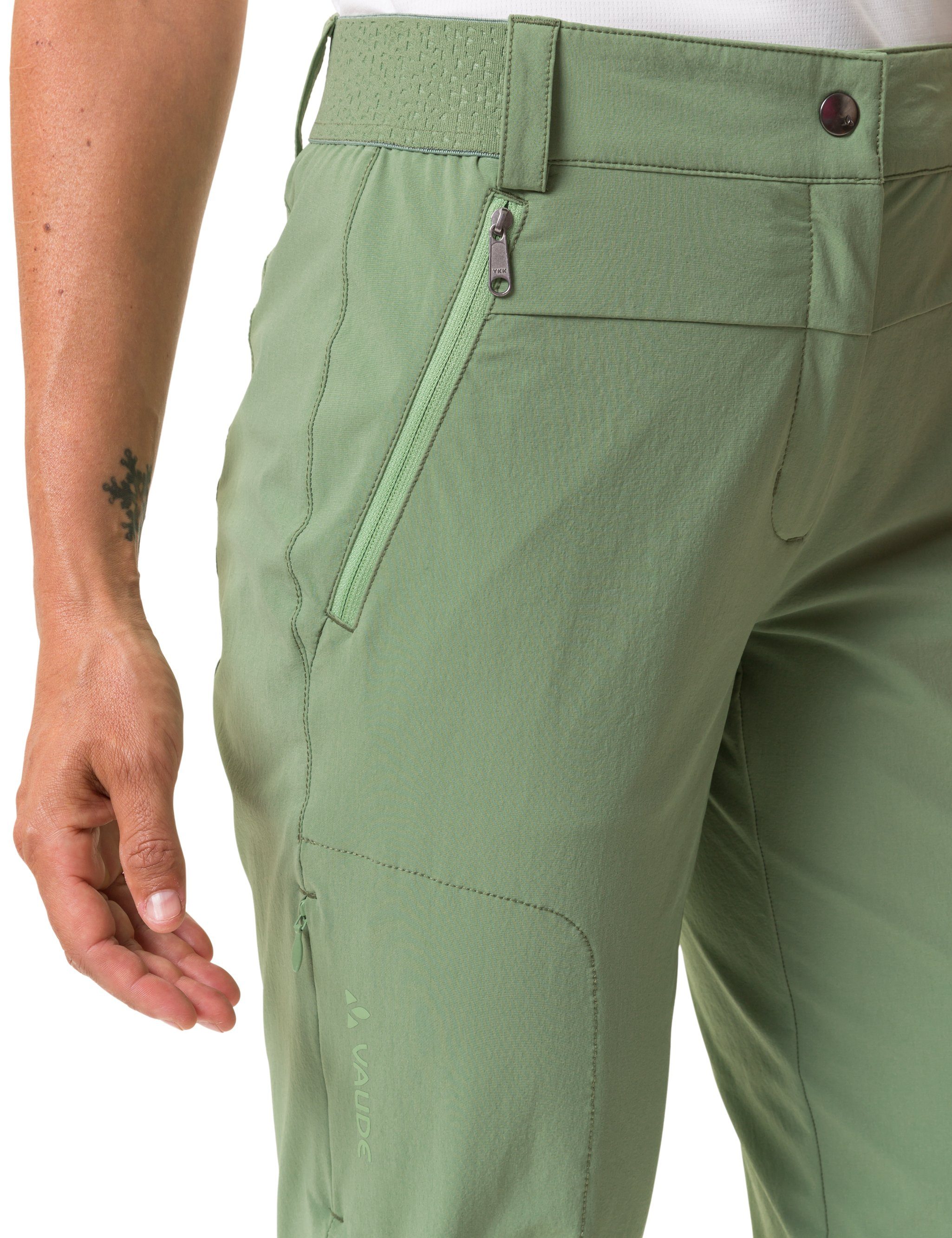 willow VAUDE Women's Farley T-Zip Stretch Pants (1-tlg) Grüner Funktionshose Knopf III Capri green