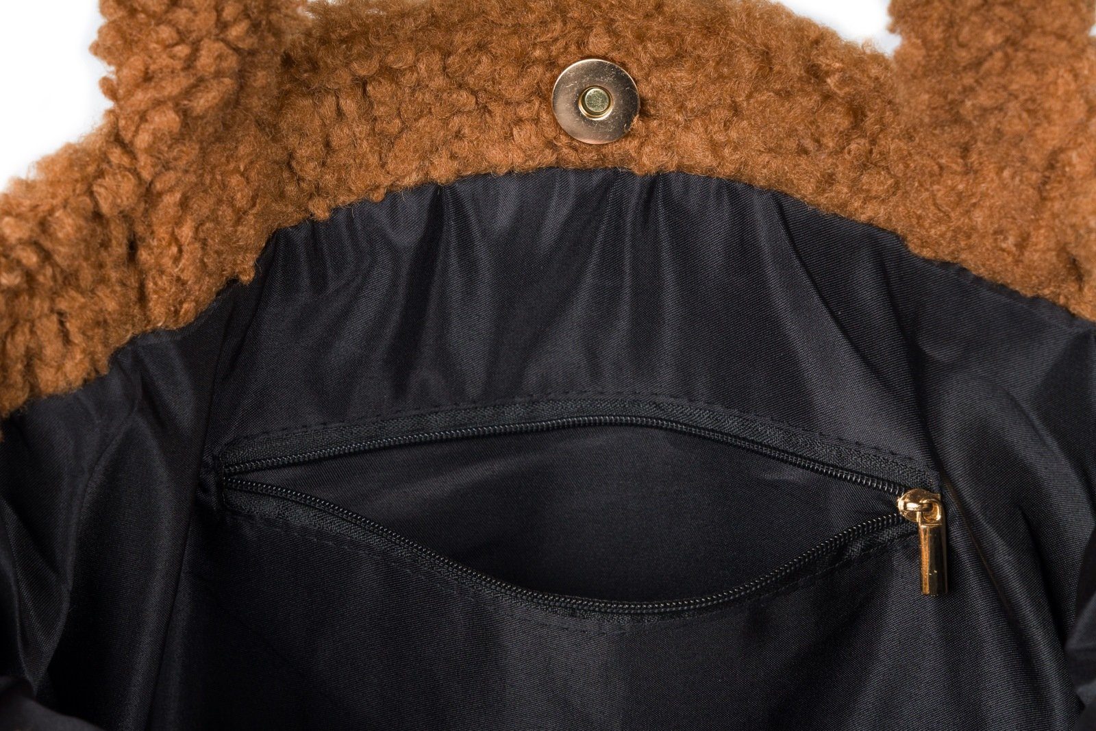 styleBREAKER Schultertasche Teddyfell Beuteltasche (1-tlg)