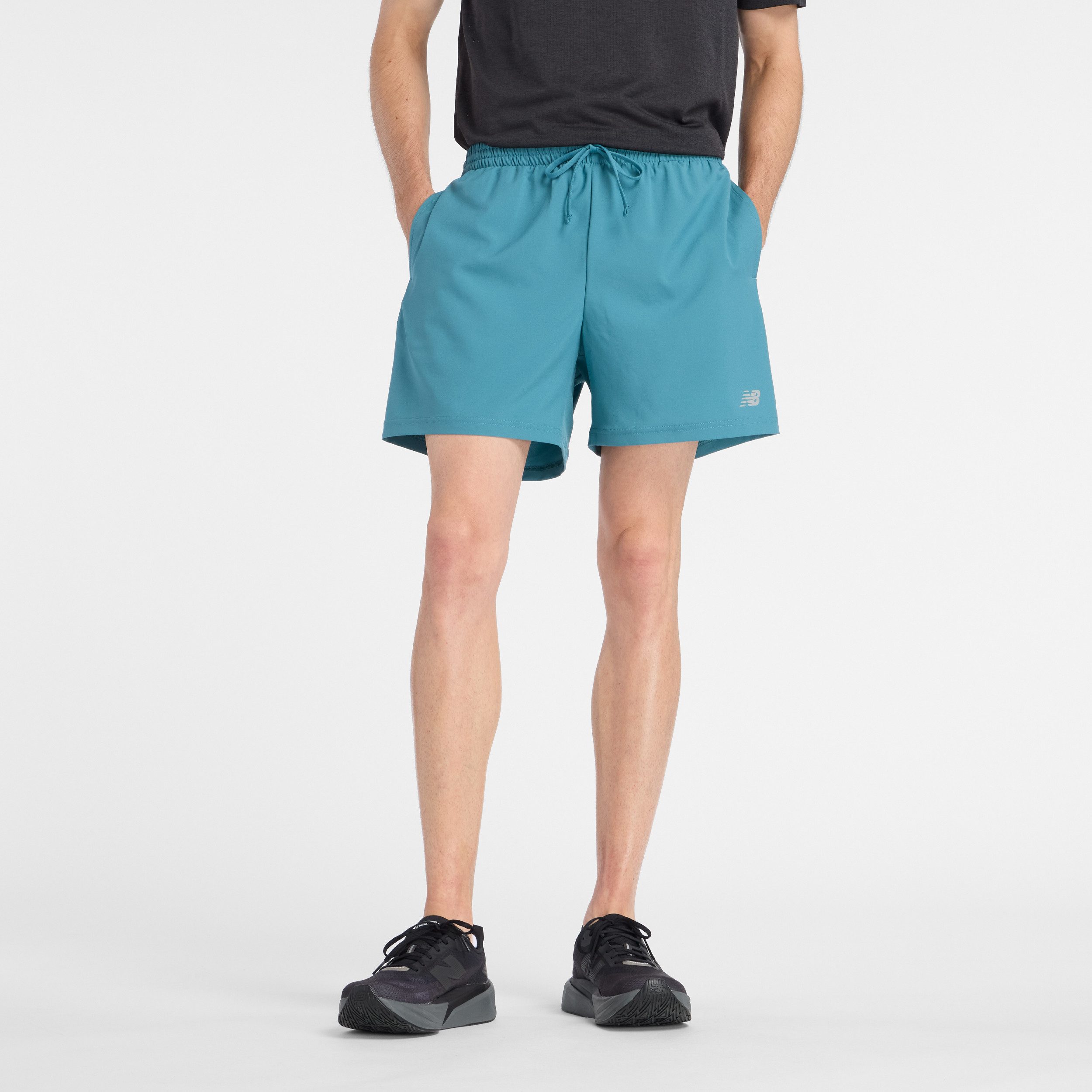 New Balance Laufshorts SPORT ESSENTIAL SHORT 5 für Laufen und Fitness, in sportlichem Stil, feuchtigkeitsabweisend