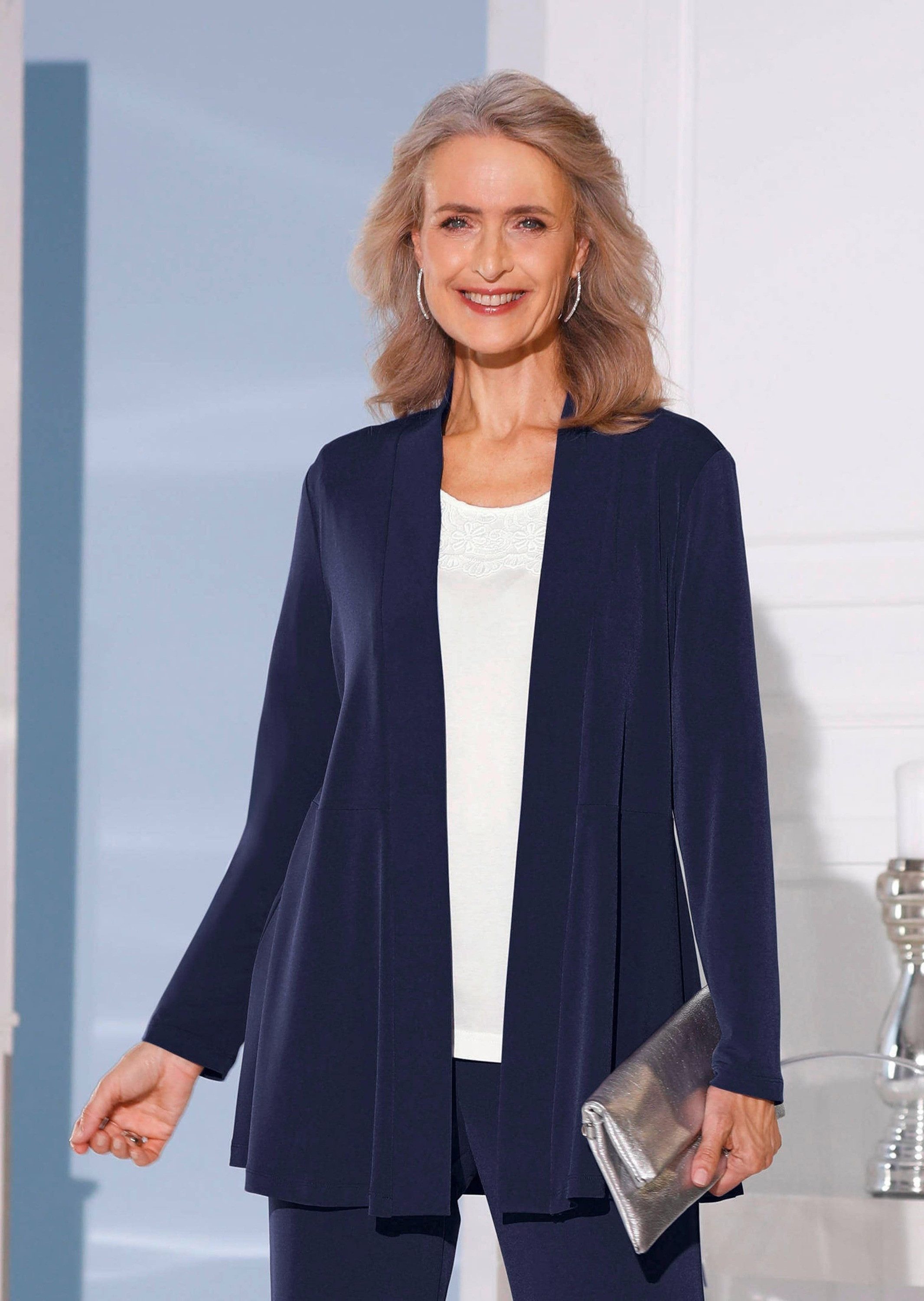 GOLDNER Shirtjacke Leichte Shirtjacke lila mit Stretch Damen Indoorjacke Uni, Shirtjacke, kaschierend, elegant, Schalkragen