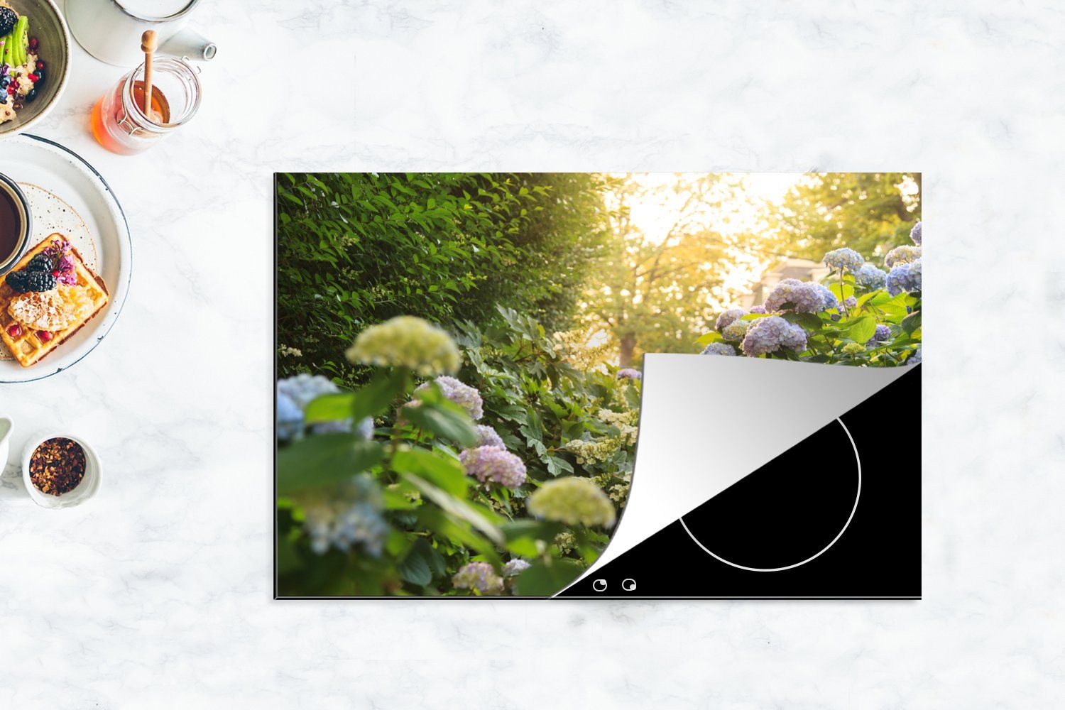 Garten, die Vinyl, küche, 81x52 im Ceranfeldabdeckung Herdblende-/Abdeckplatte Induktionskochfeld tlg), für Hortensien MuchoWow Schutz Gelbe cm, (1