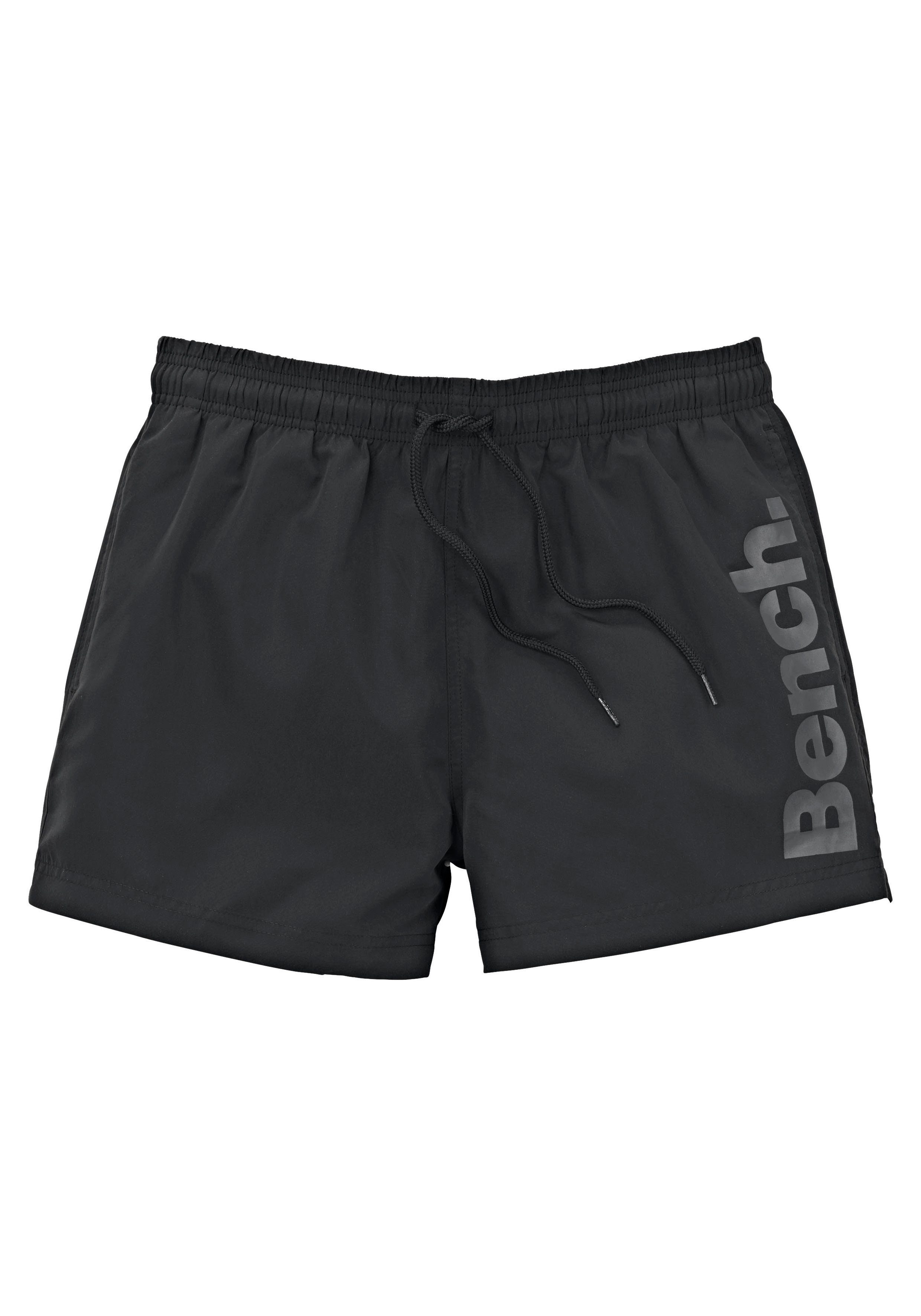 Logoschriftzug Badeshorts mit Bench. seitlichem