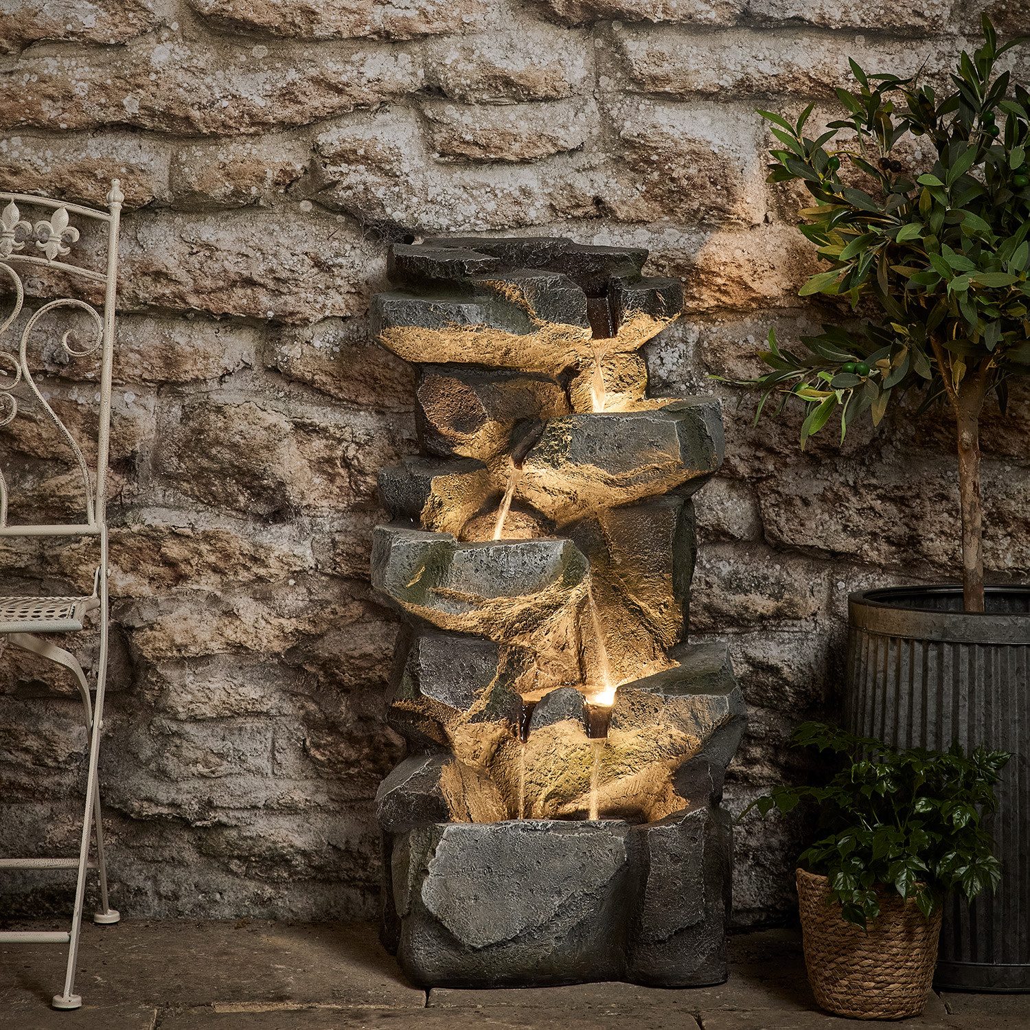 Lights4fun Zierbrunnen Ingleton 88cm LED Gartenbrunnen Felsen