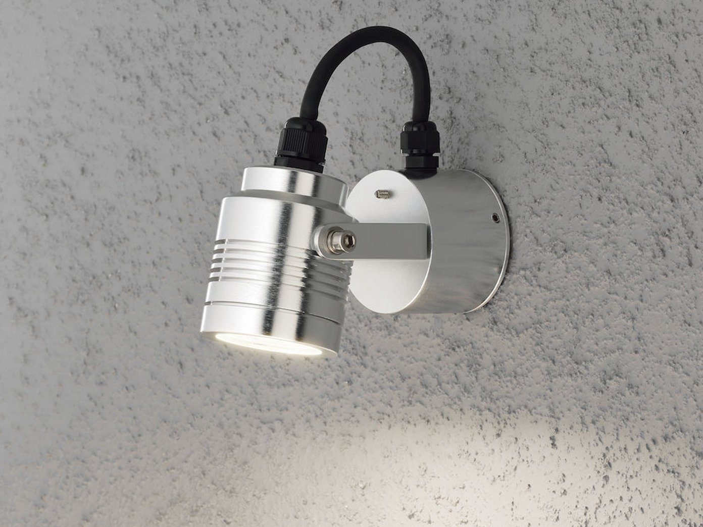 KONSTSMIDE LED Außen-Wandleuchte, LED fest integriert, Warmweiß, kleiner Wand-strahler, Fassadenbeleuchtung Hauswand IP54, Höhe 13cm