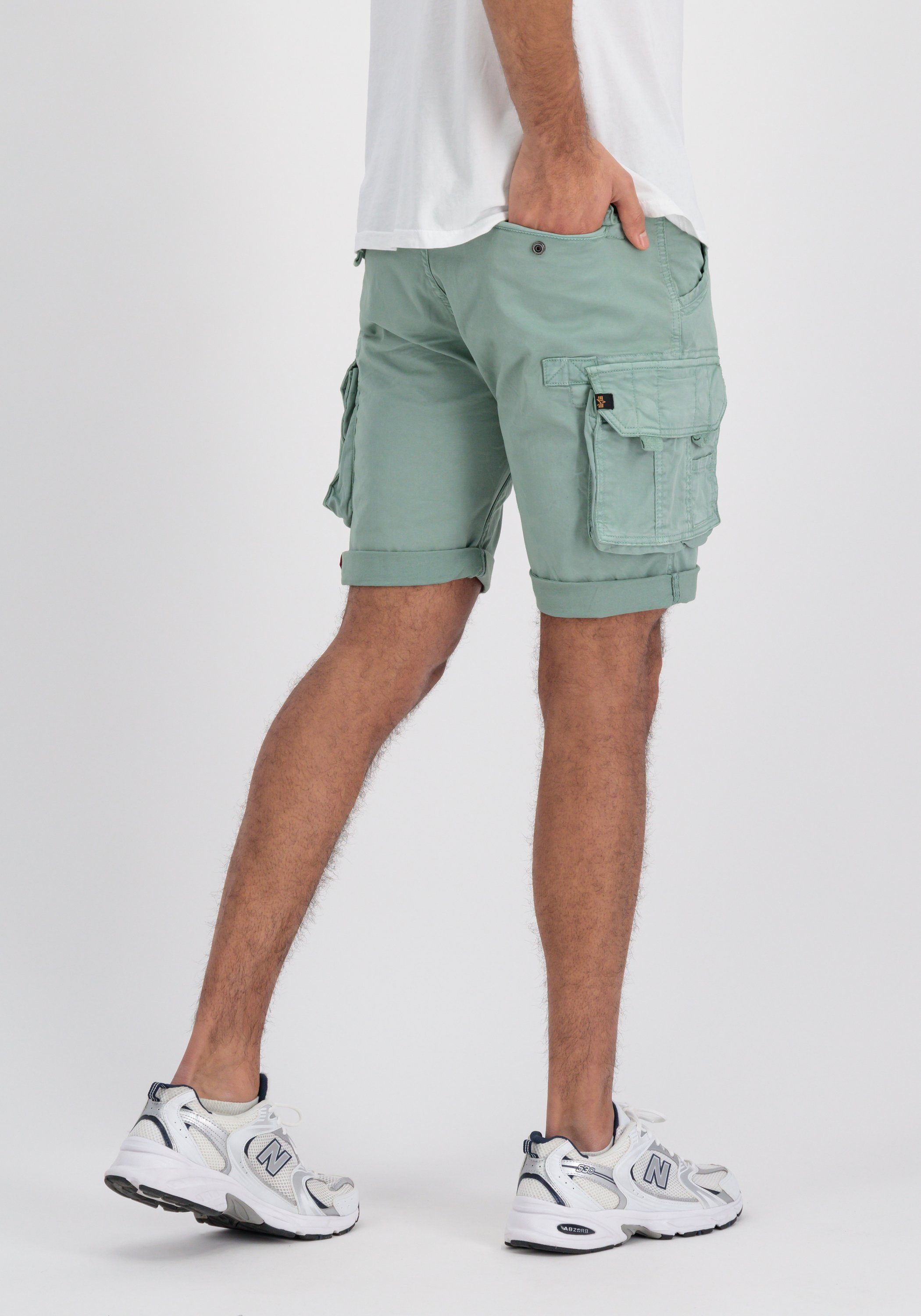 Alpha Industries Shorts Alpha Shorts green Short Crew - Industries Men dusty