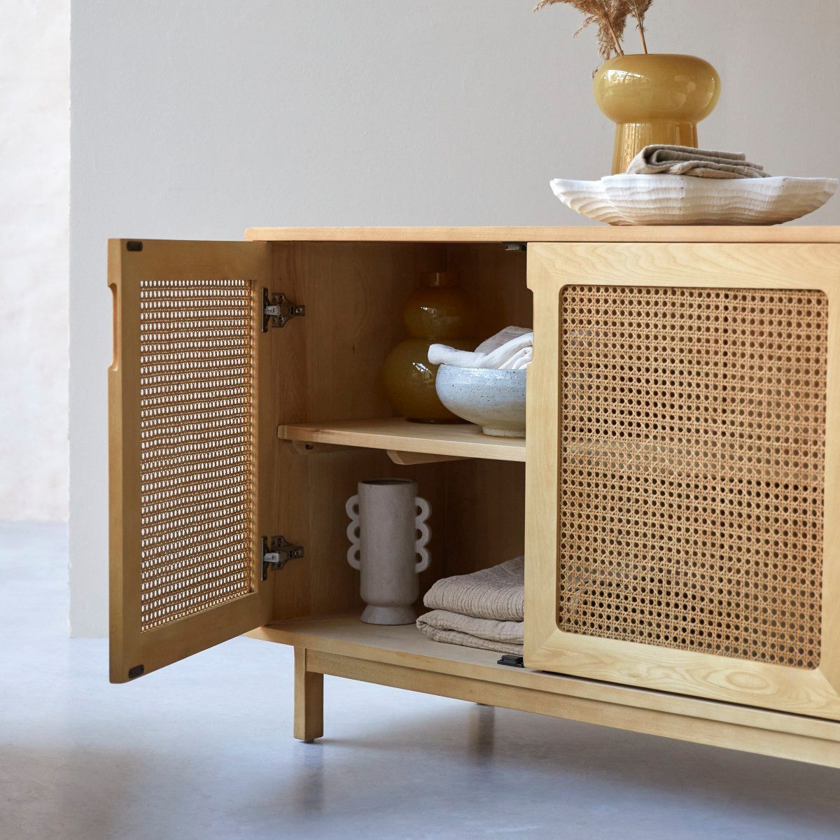 Tikamoon Sideboard Anrichte aus massivem Ulmenholz und Rattangeflecht Luis 160 cm