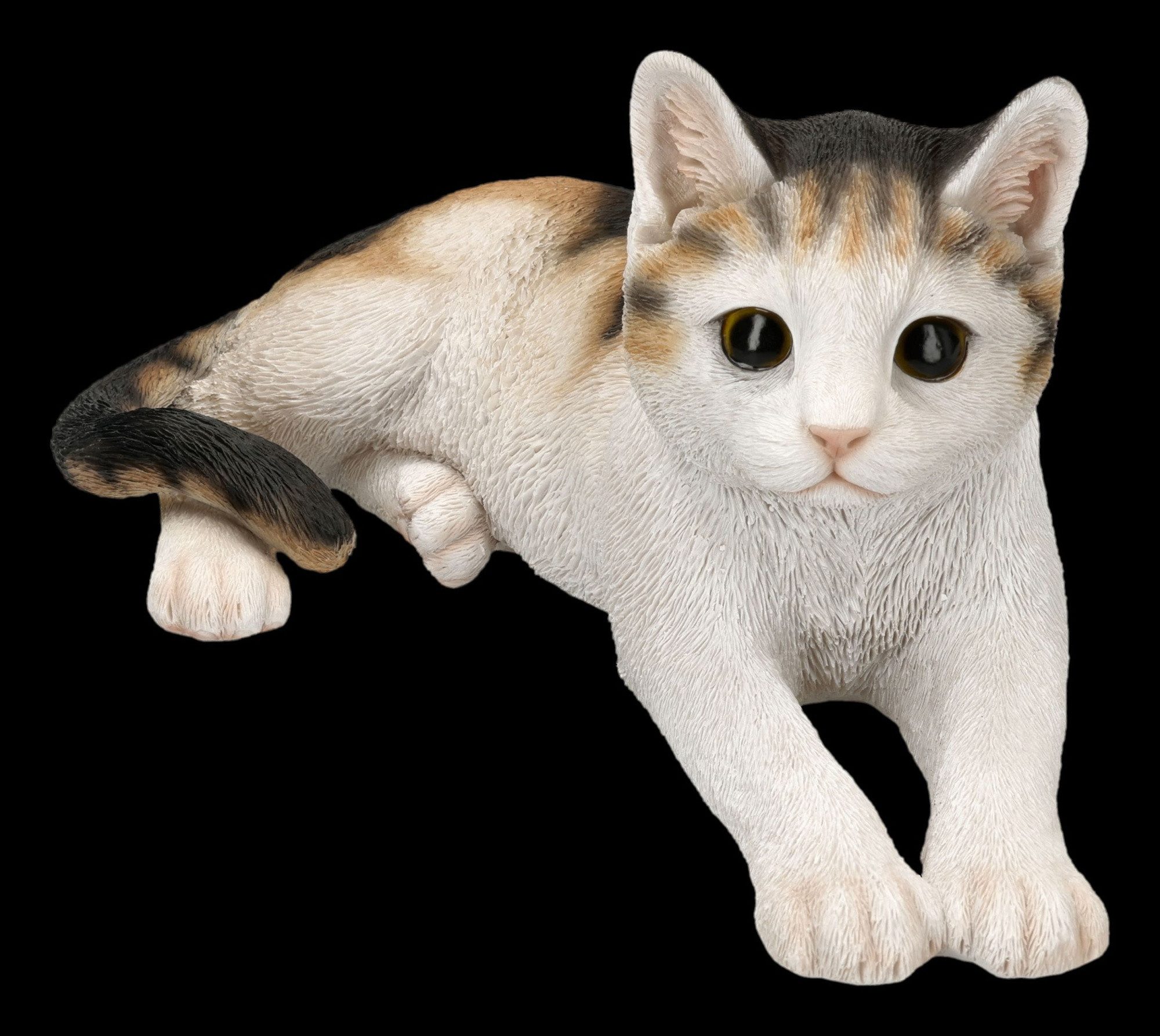Figuren Shop GmbH Tierfigur Glückskatze Figur – liegende Katzen Dekofigur Sammlerfigur 35 cm