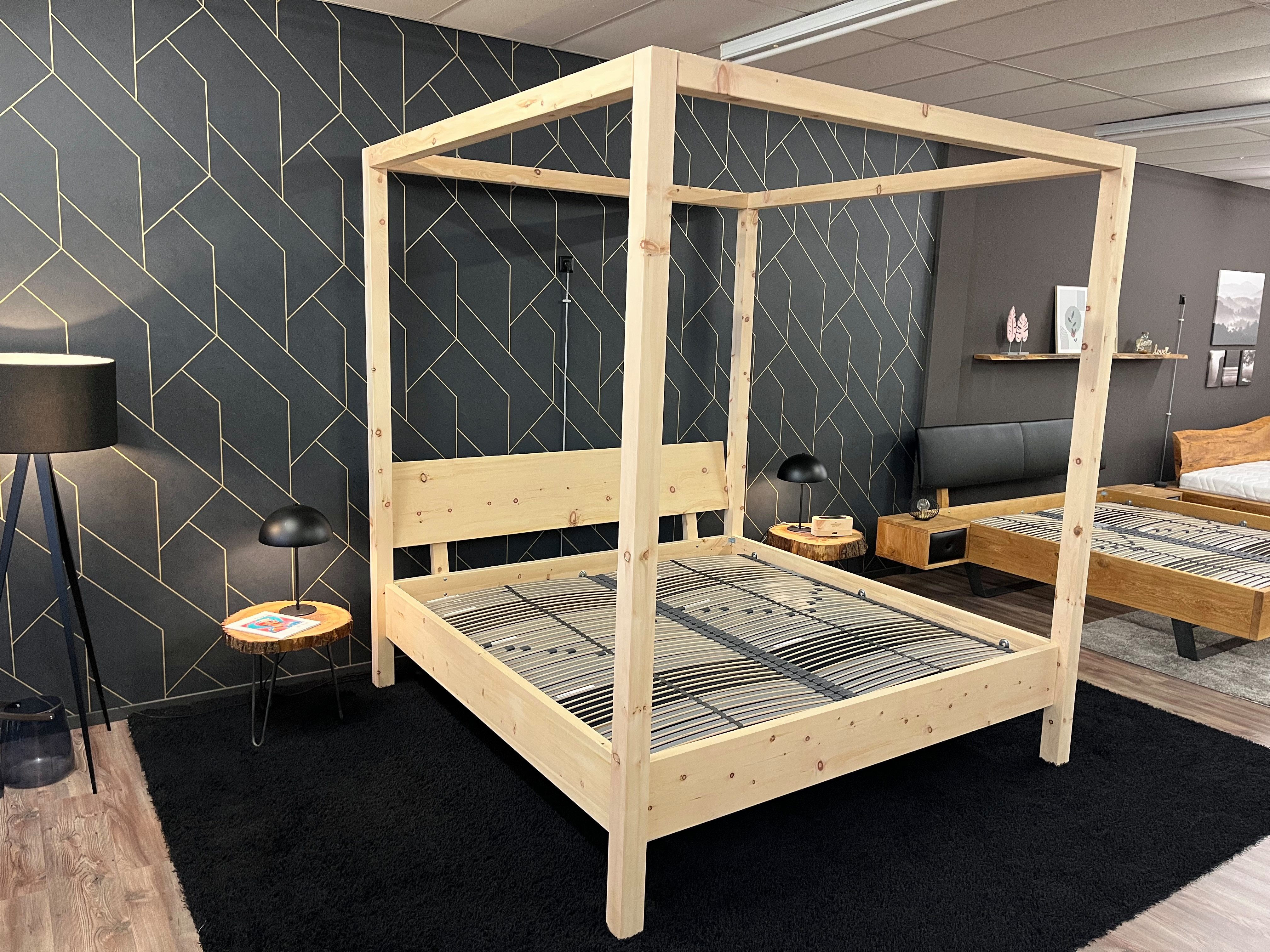 Möbel Specht Himmelbett Heaven Zirbe (Familienbett, bis zu einer Liegefläche von 300x220cm), 8x8cm Balken