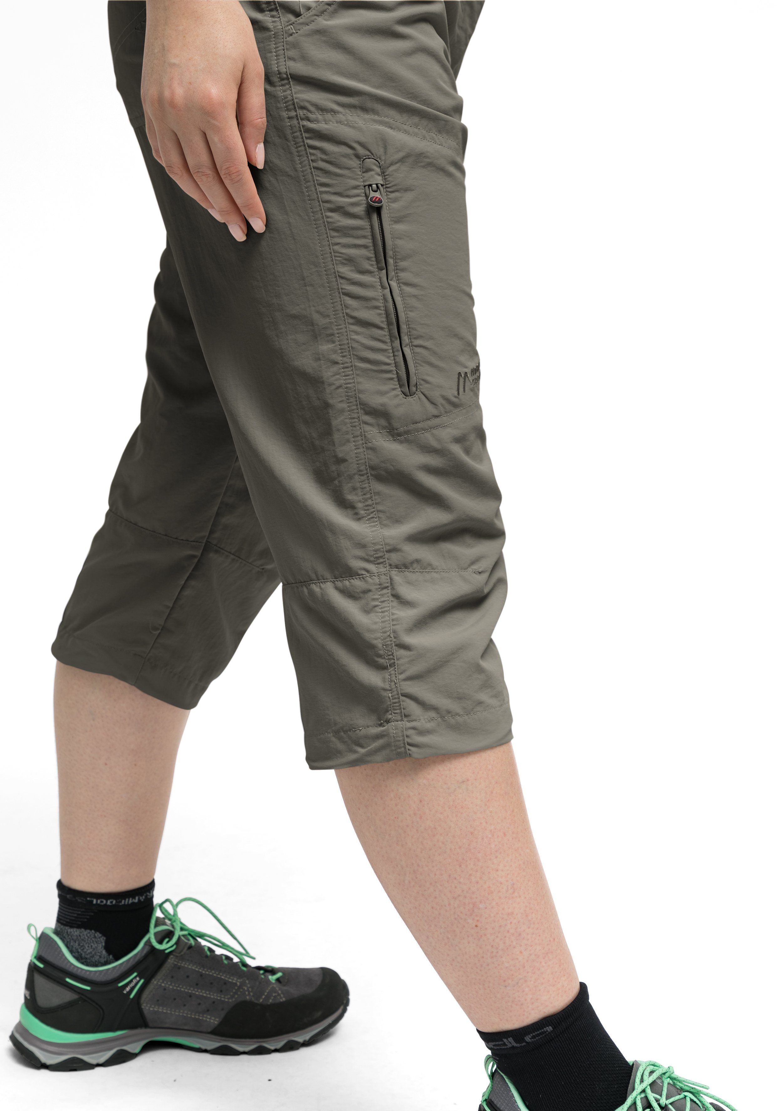 Maier Sports Caprihose Neckar kurze Hose Damen, luftige Wanderhose, leichte Outdoorhose, Reg Fit