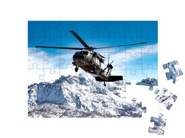 puzzleYOU Puzzle Fliegender Militärhubschrauber, 48 Puzzleteile, puzzleYOU-Kollektionen Fahrzeuge