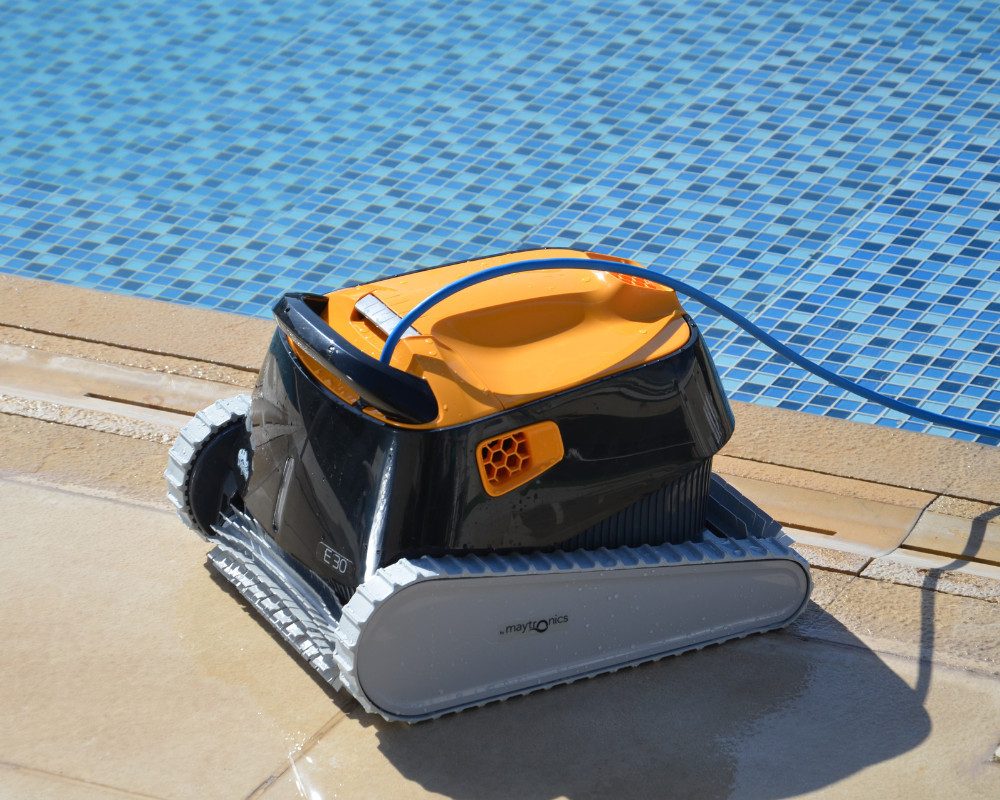 maytronics Poolbodensauger Dolphin E30 Poolroboter mit PVC Bürste