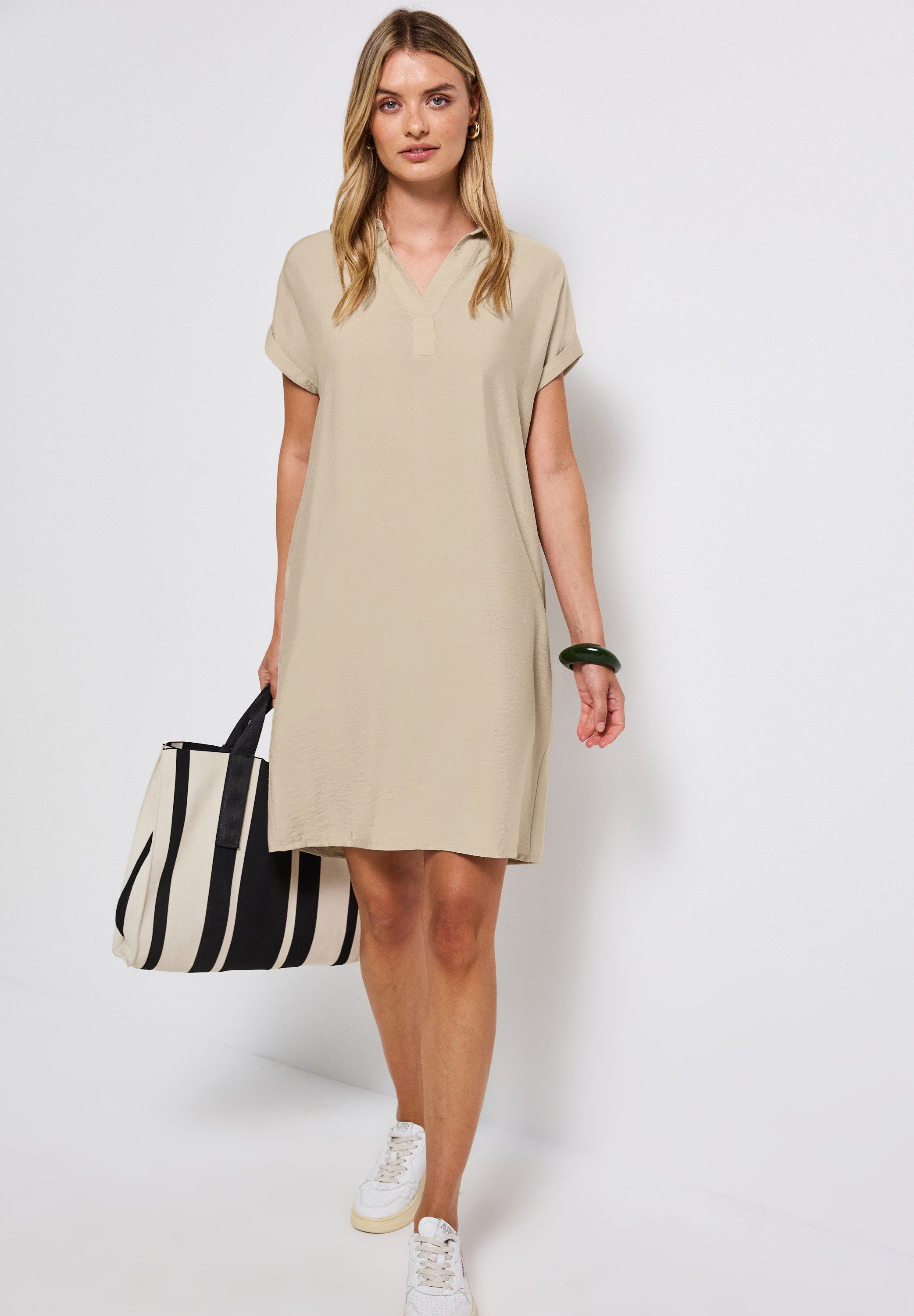 STREET ONE Shirtkleid mit geschlitztem Ausschnitt günstig online kaufen