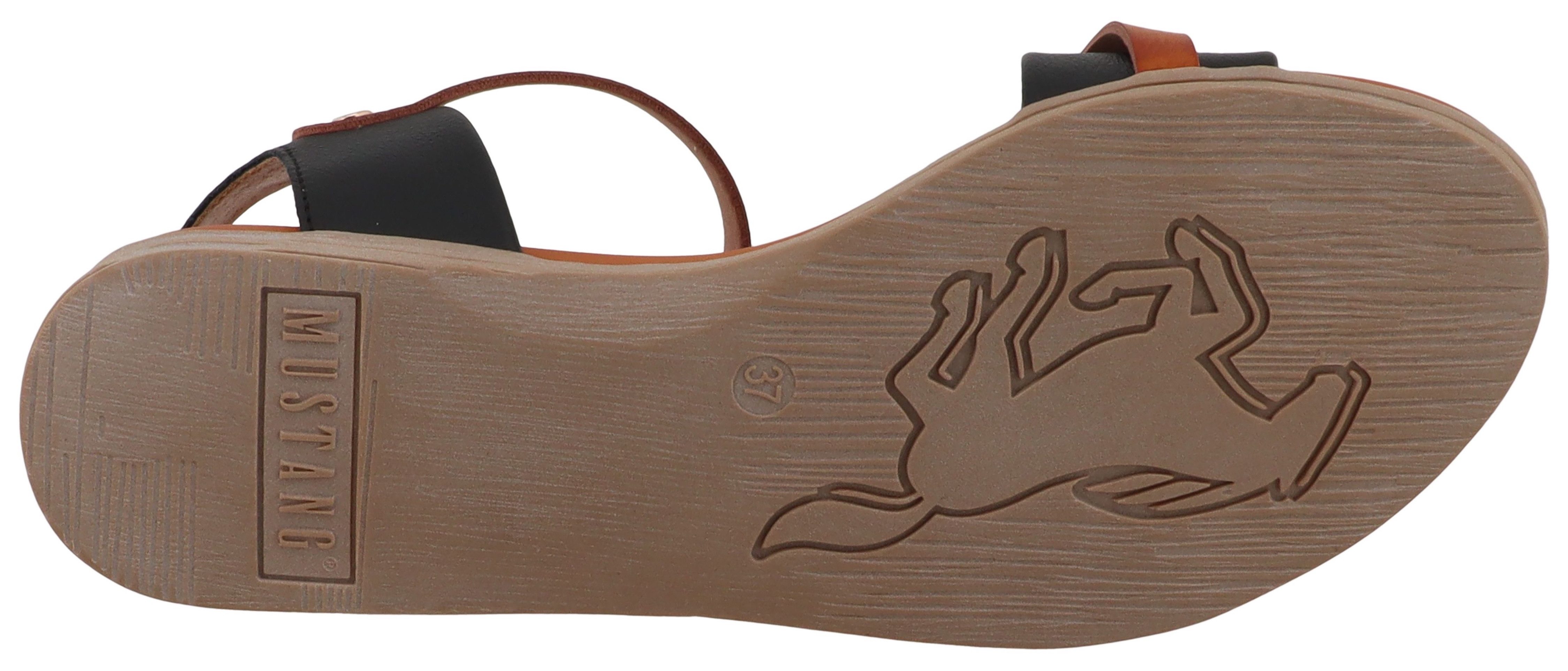 Mustang Shoes Eireen Riemchensandale Sandalette, Sommerschuh mit logogeprägter Niete