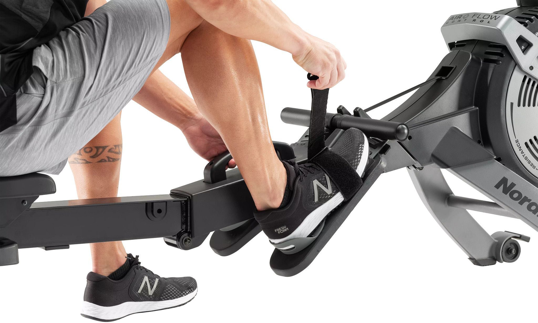 NordicTrack Rudergerät NordicTrack RW600 (115 kg max. Benutzergewicht, mit schwenkbarem 7'' Touchscreen, Sport), Rudermaschine, motorgesteuertes Magnetbremssystem SMR, klappbar