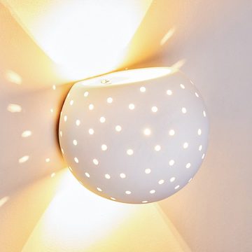 hofstein Wandleuchte »Arsiera« Wandlampe aus Keramik in Weiß mit Lochmuster, ohne Leuchtmittel, mit Up & Down-Effekt, 1xG9, Innen mit handelsüblichen Farben bemalbar