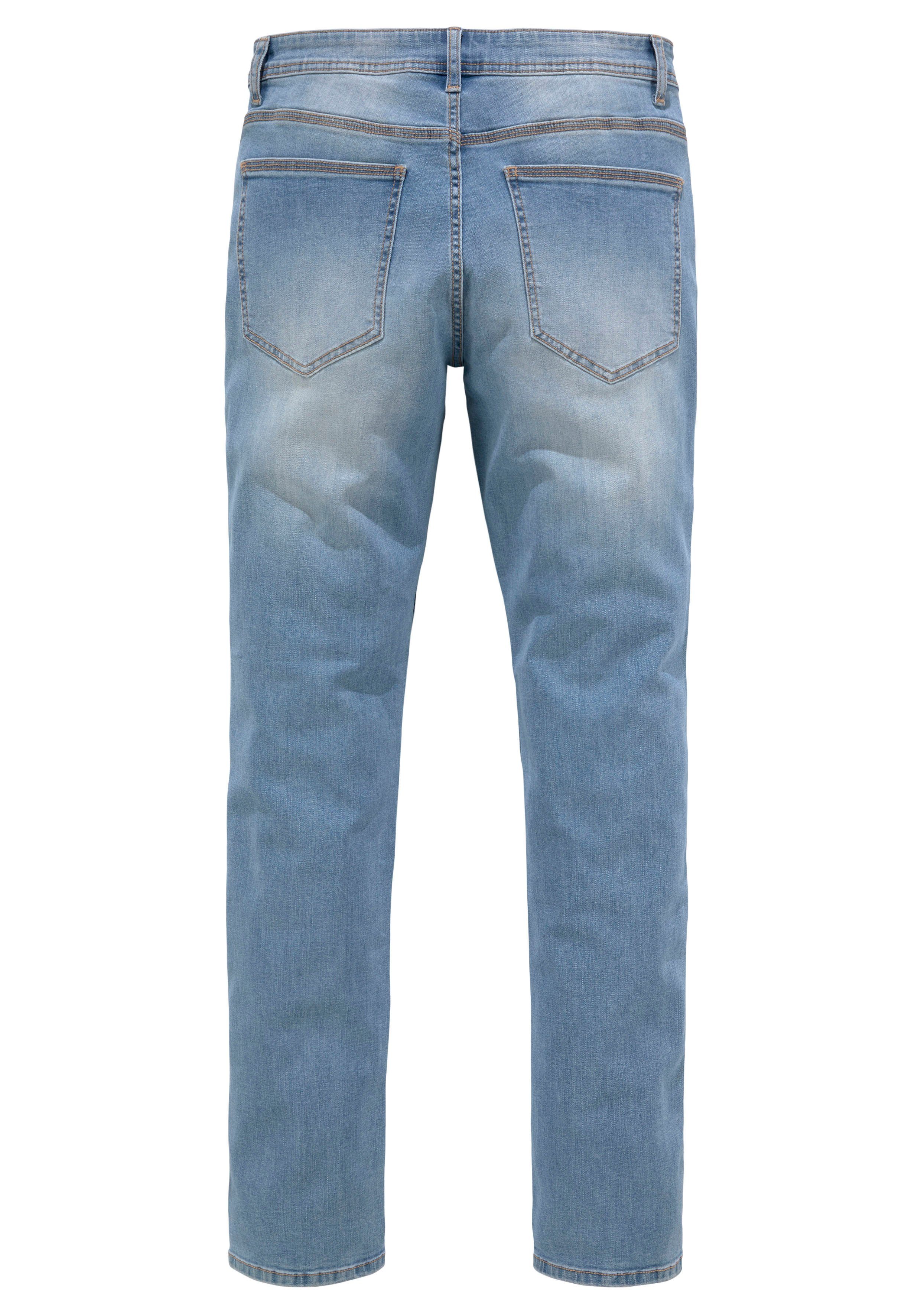 den Beinen Straight-Jeans Abriebeffekten an AJC mit light blue