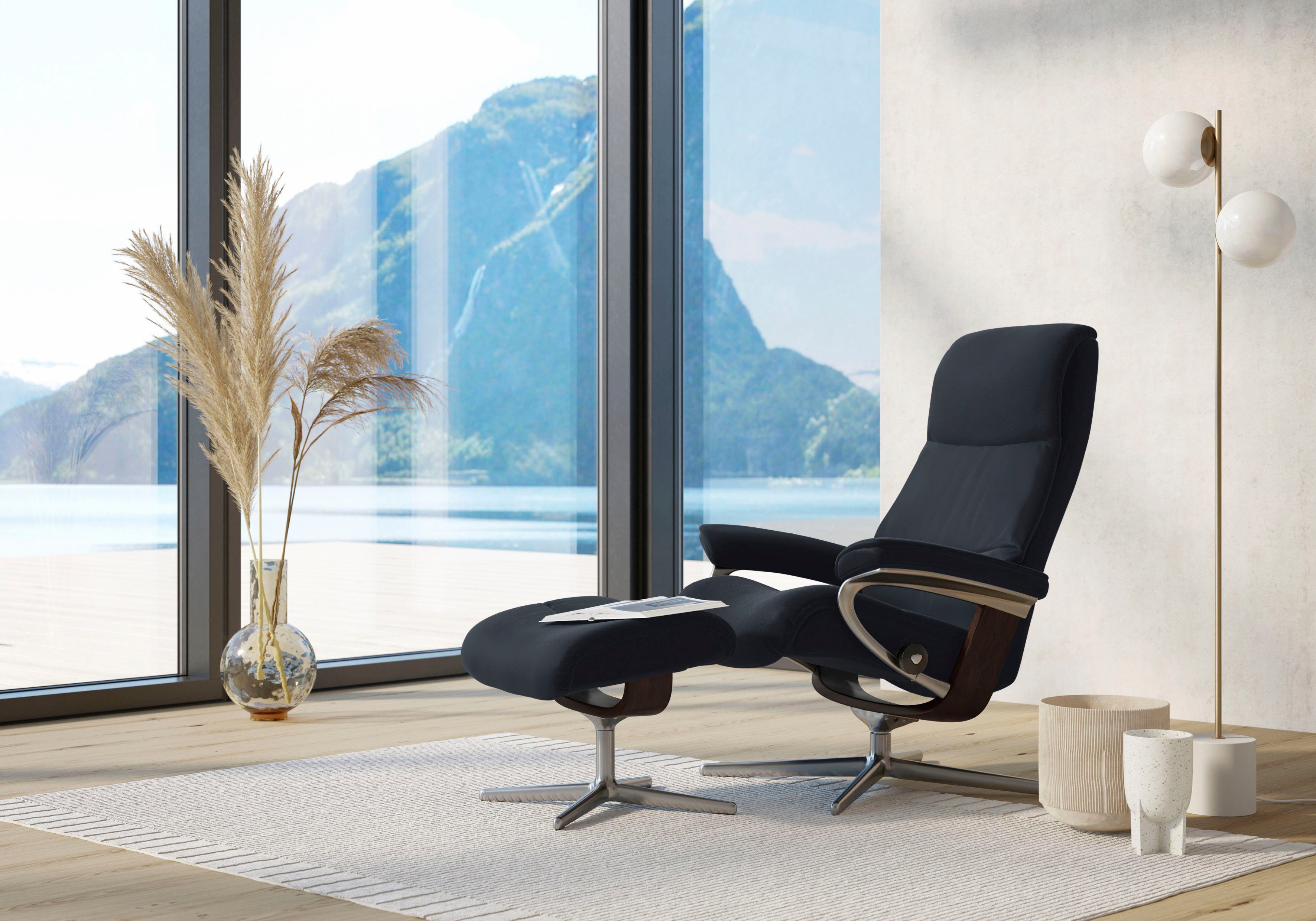 Stressless® Relaxsessel View (Set, Relaxsessel mit Hocker), mit Hocker, mit Cross Base, Größe S, M & L, Holzakzent Braun