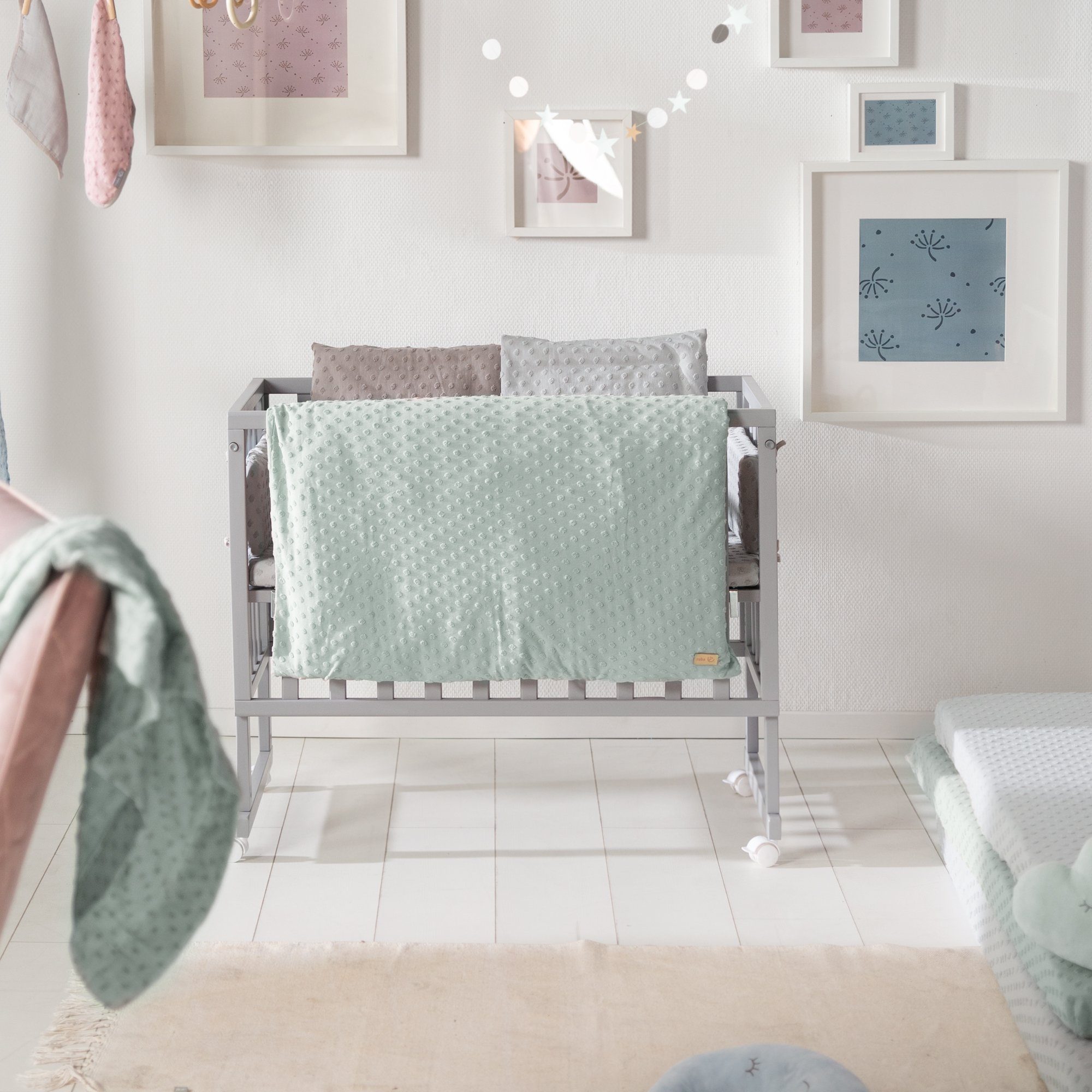 roba® Babybettwäsche Lil Planet aus weichem Jersey - versch. Farben - Wiegenbettwäsche, Bio Baumwolle, 2 teilig, 80 x 80 cm - für Baby - Kinder - Jungen & Mädchen