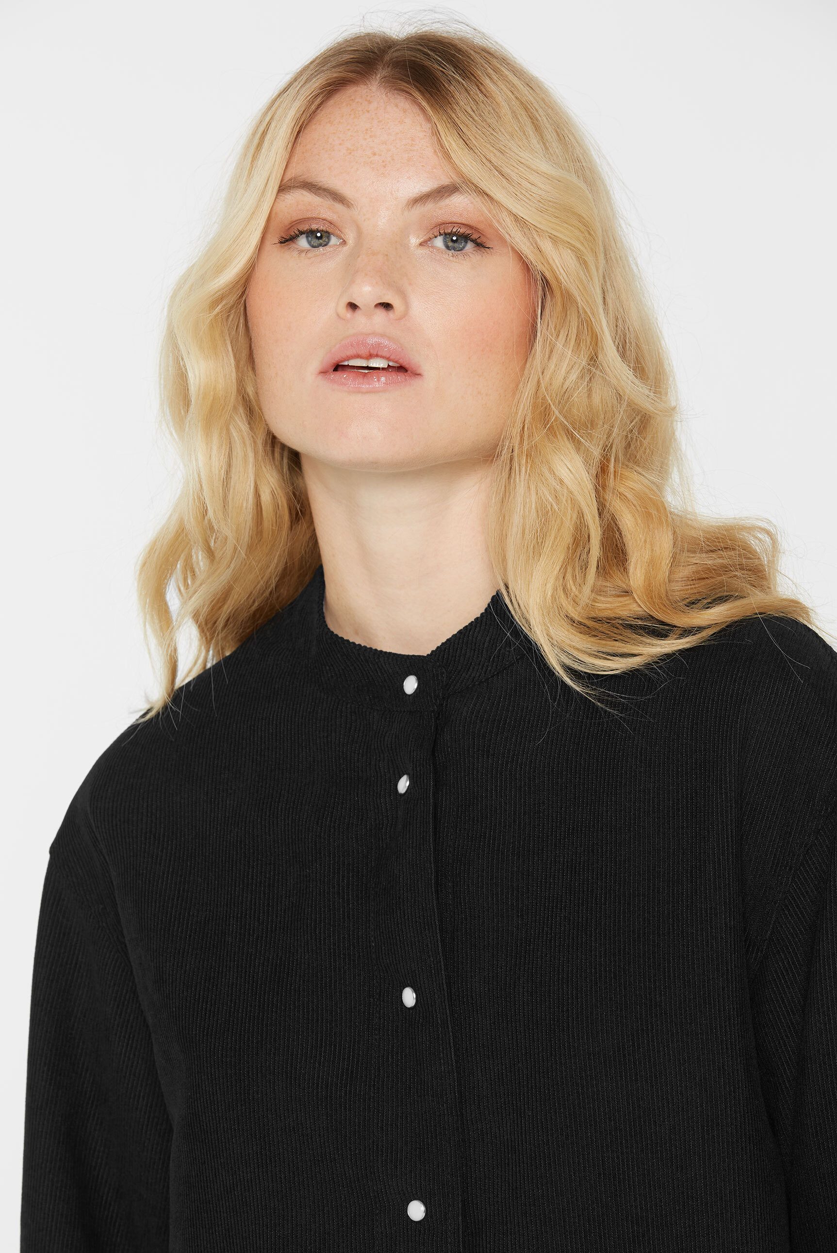 SENSES.THE LABEL Kurzarmbluse aus Feincord
