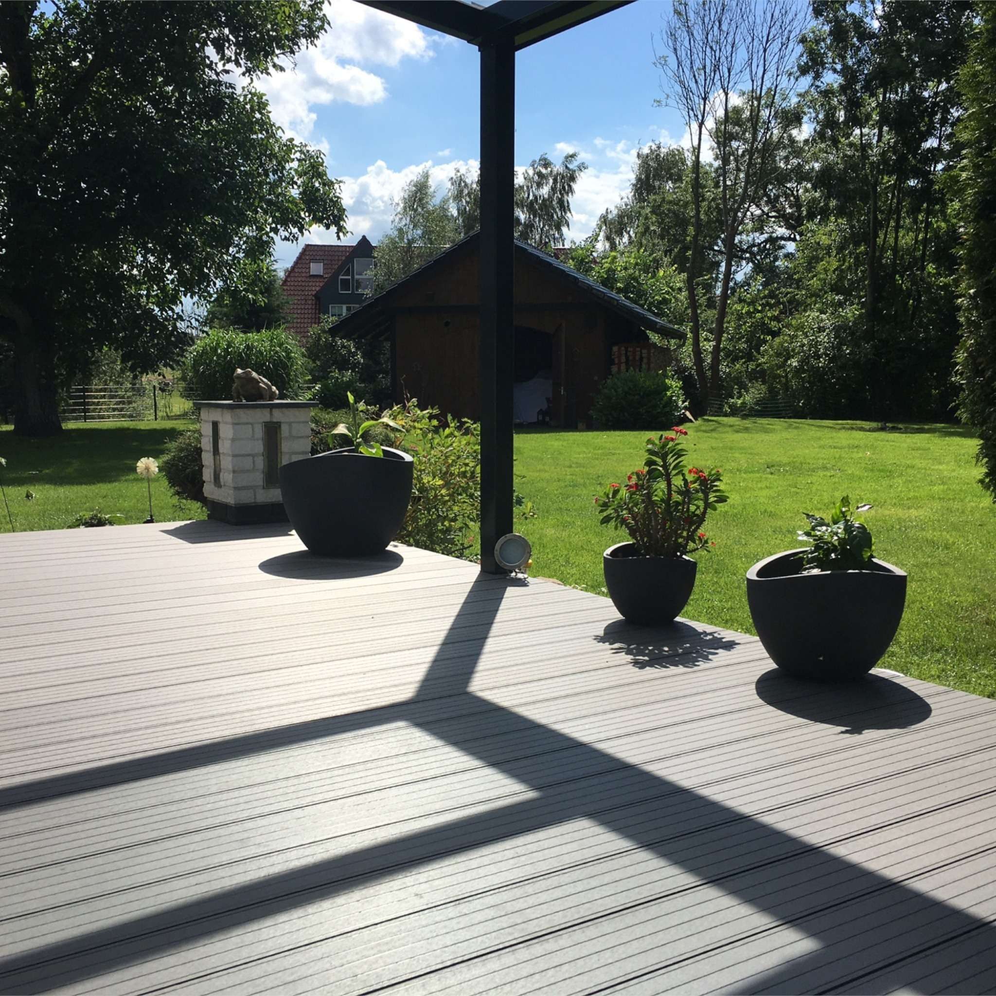 WPC Profi Terrassendielen Terrassen Komplettbausatz Redwood braun Massiv 20mm Bausatz 2 - 60m², (Komplettset, mit Unterkonstruktion, Clips und Schrauben)
