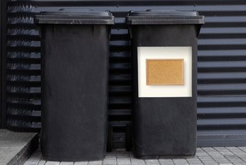MuchoWow Wandsticker Ein kleiner Teller mit einer Korkstruktur (1 St), Mülleimer-aufkleber, Mülltonne, Sticker, Container, Abfalbehälter