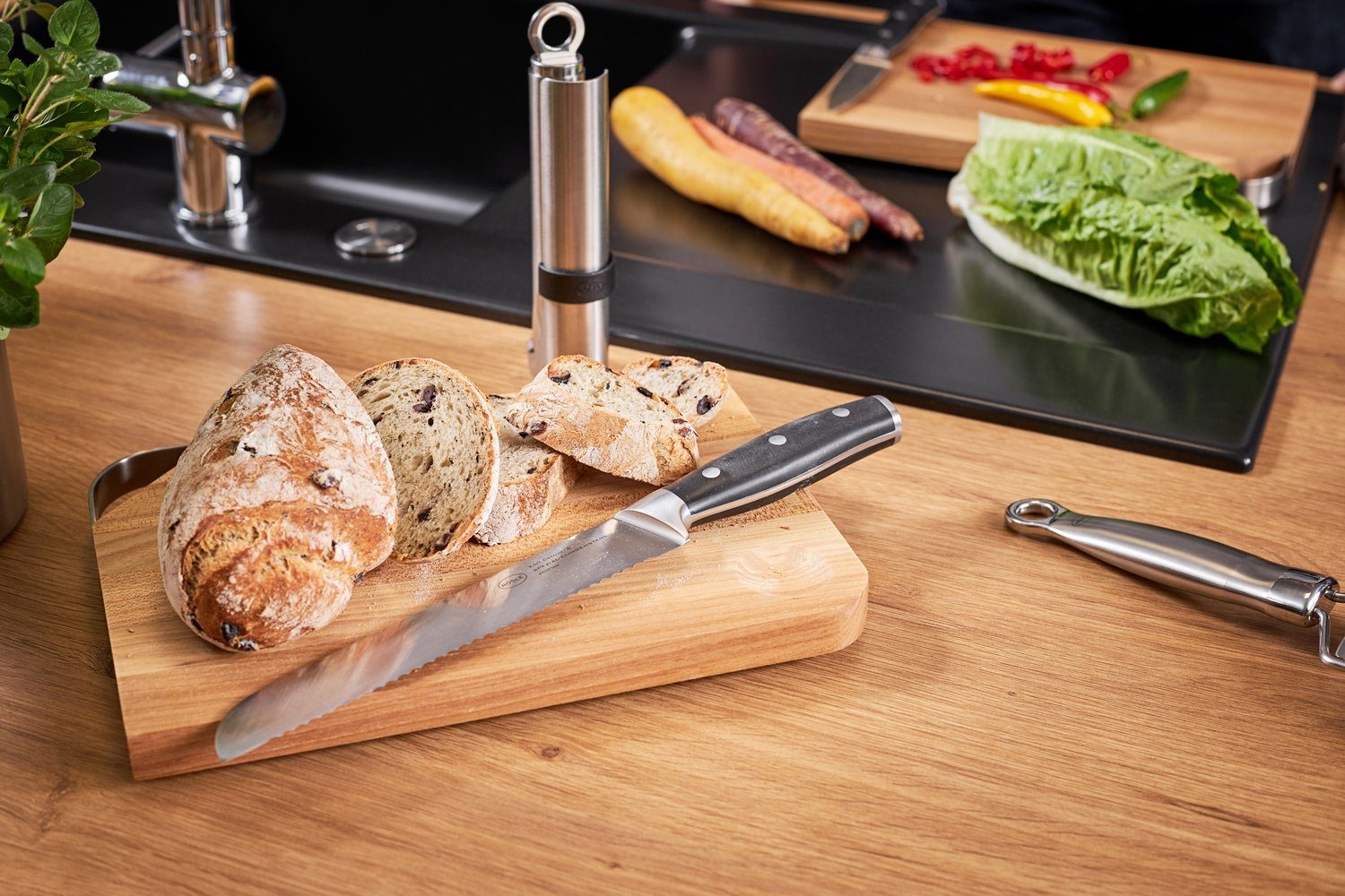 RÖSLE Brotmesser Tradition, mit Wellenschliff, ergonomischer Griff Klingenspezialstahl