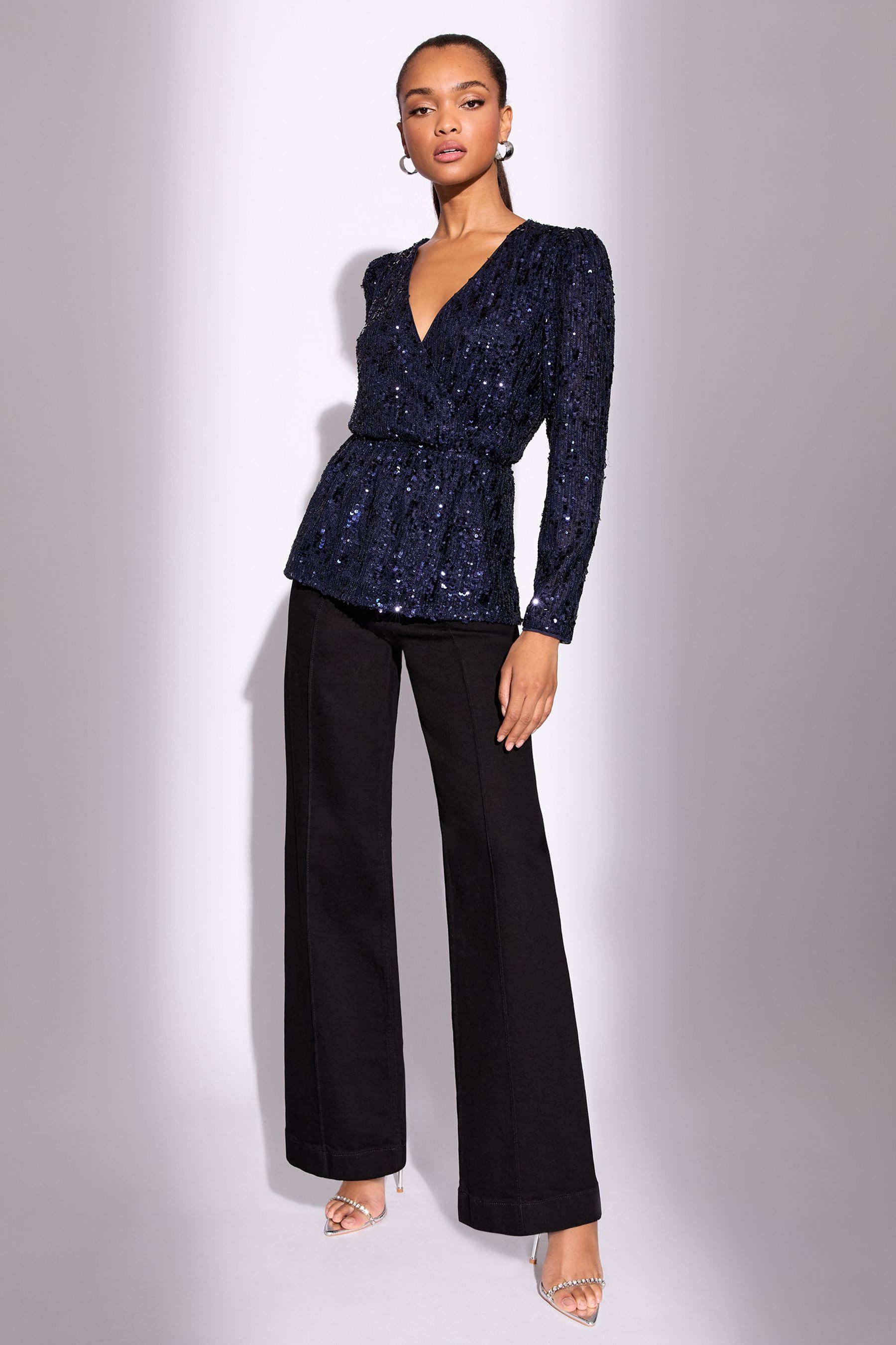 LIPSY Langarmbluse Lipsy Langärmliges Wickeltop, Regular (1-tlg)