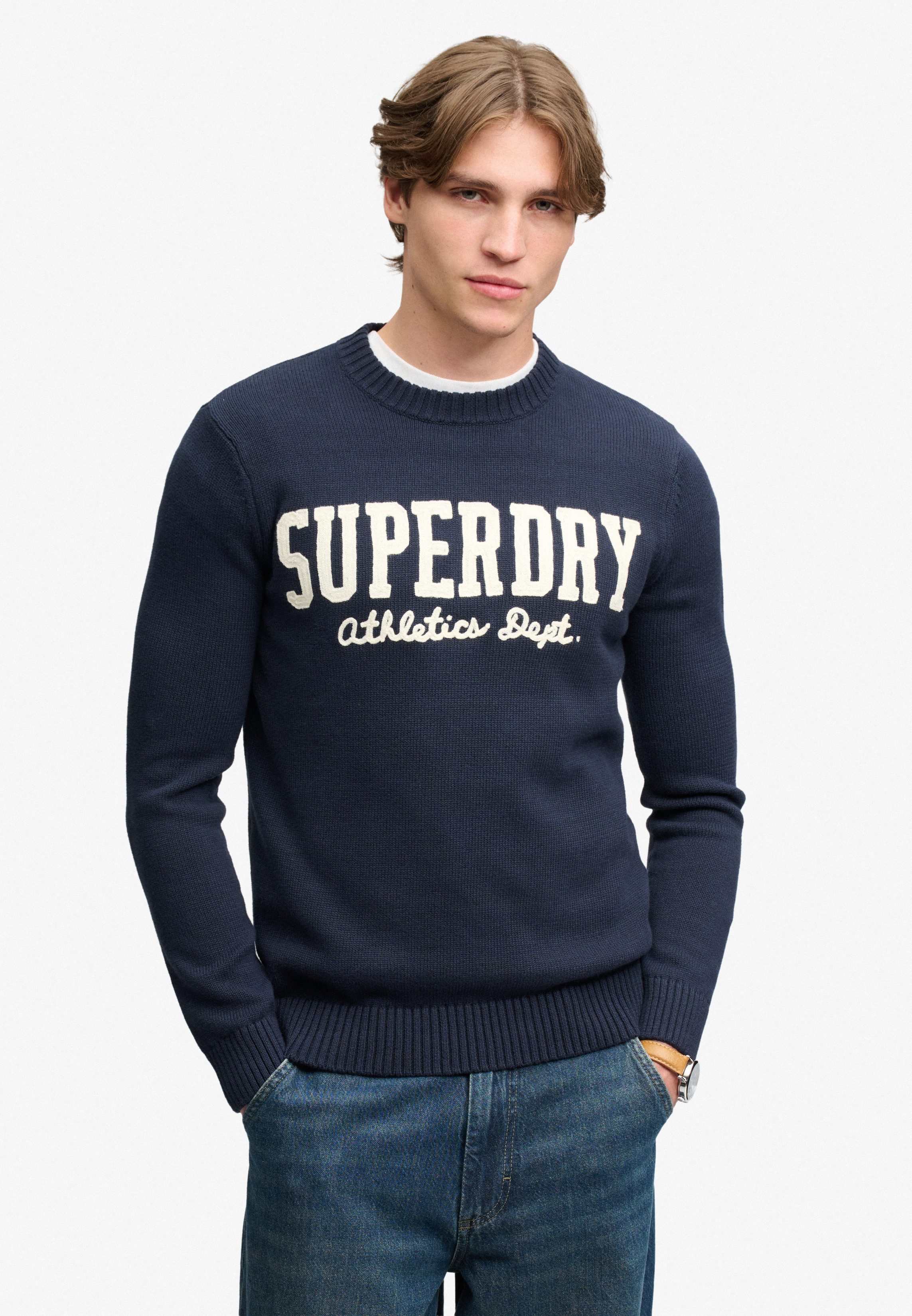 Superdry Rundhalspullover APPLIQUE GRAPHIC JUMPER Baumwolle, slim fit