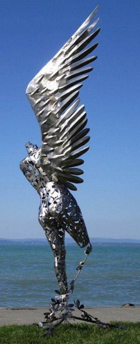Casa Padrino Skulptur Designer Gartendeko Riesige Silber Garten Skulptur Dekoration - 105 cm Gartenfigur - H. x Engel 122 x Luxus 305