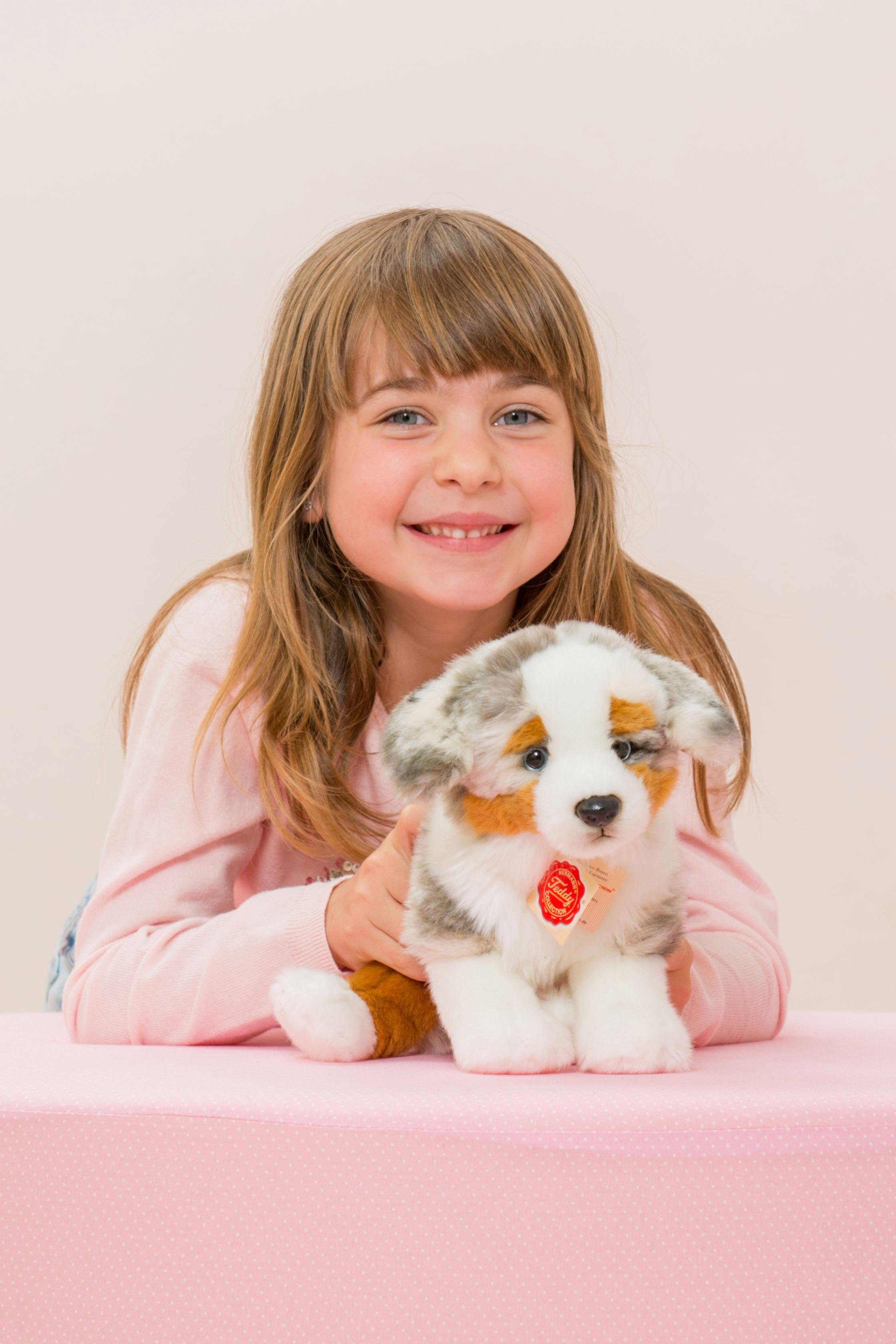 Teddy Hermann® Kuscheltier Australian Sheperd Welpe sitzend, 22 cm, zum Teil aus recyceltem Material