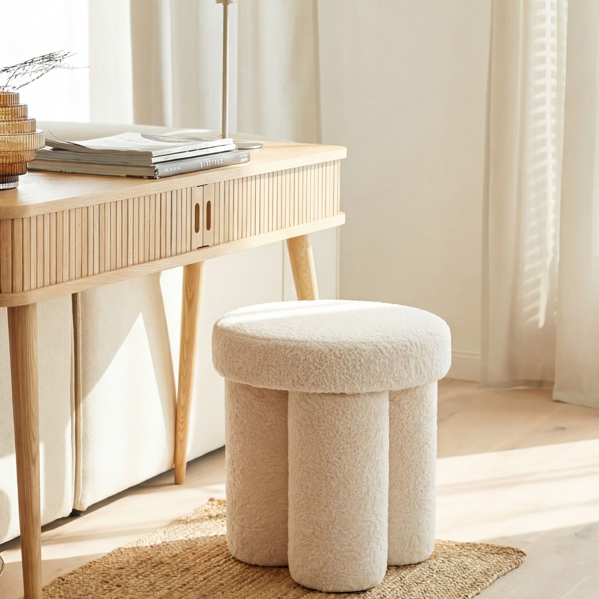 FINEBUY Sitzhocker FB117659 Stoffhocker 40cm Creme Beistellhocker Polsterhocker Hocker (Eleganter Polsterhocker mit Säulenbeinen), Runder Sitzhocker mit weichem Teddy-Bezug