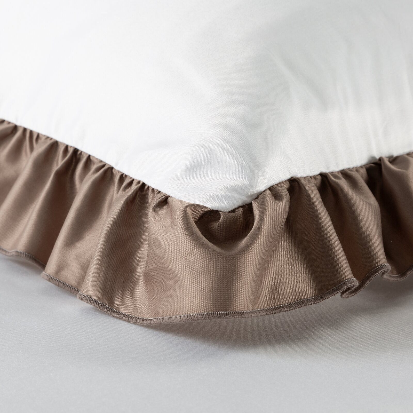 Eurofirany Bettwäsche LAURA ELIZA, 55 % Baumwolle, 45 % Polyester, 3 teilig, mit dekorative Kante oder Rüsche, atmungsaktiv – Bild 3 von 4