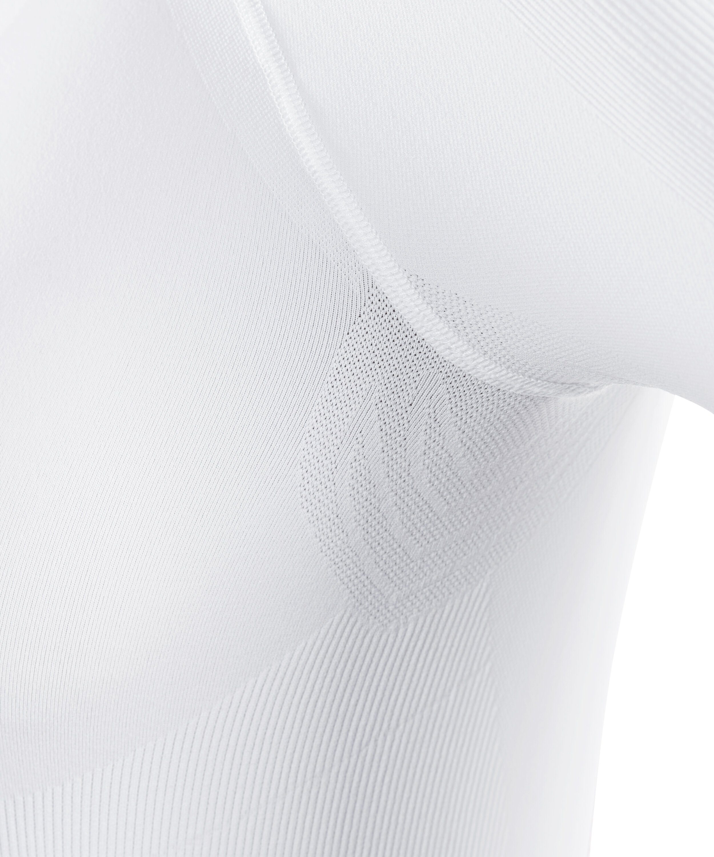 Material aus Warm (1-tlg) (2008) Maximum white Funktionsshirt FALKE feuchtigkeitsregulierendem