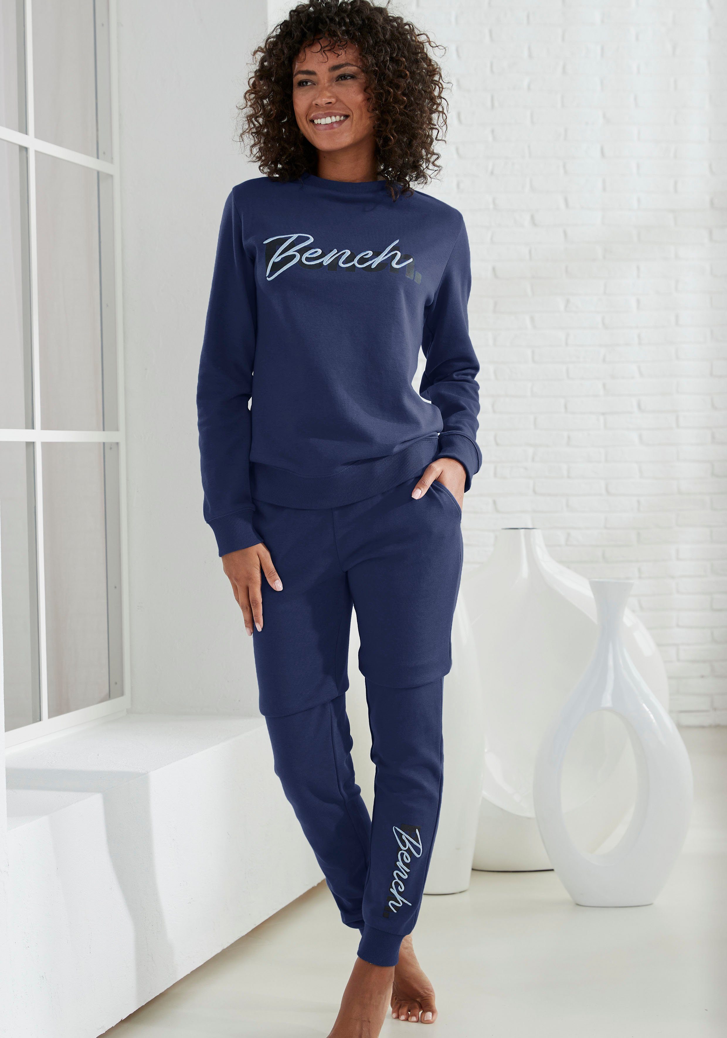 Bench. Loungewear Sweatshirt mit Logodruck und Stickerei, Loungewear