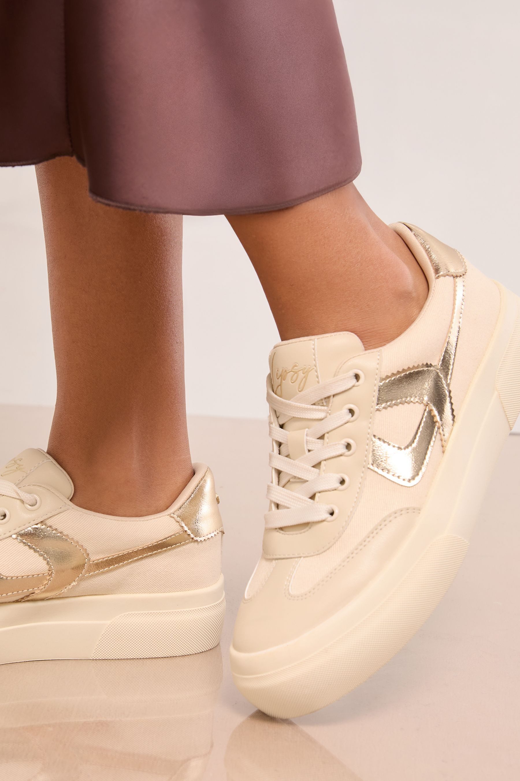 LIPSY Lipsy klobige, sportliche Schnürsneaker aus Canvas Sneaker (1-tlg)