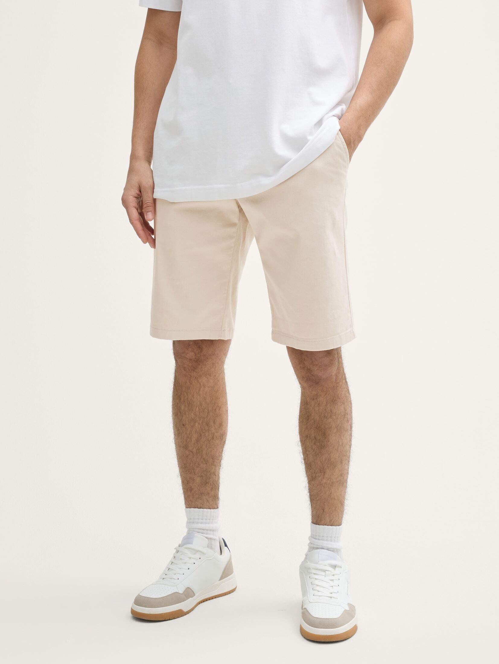 Bermudas Slim Chino Shorts